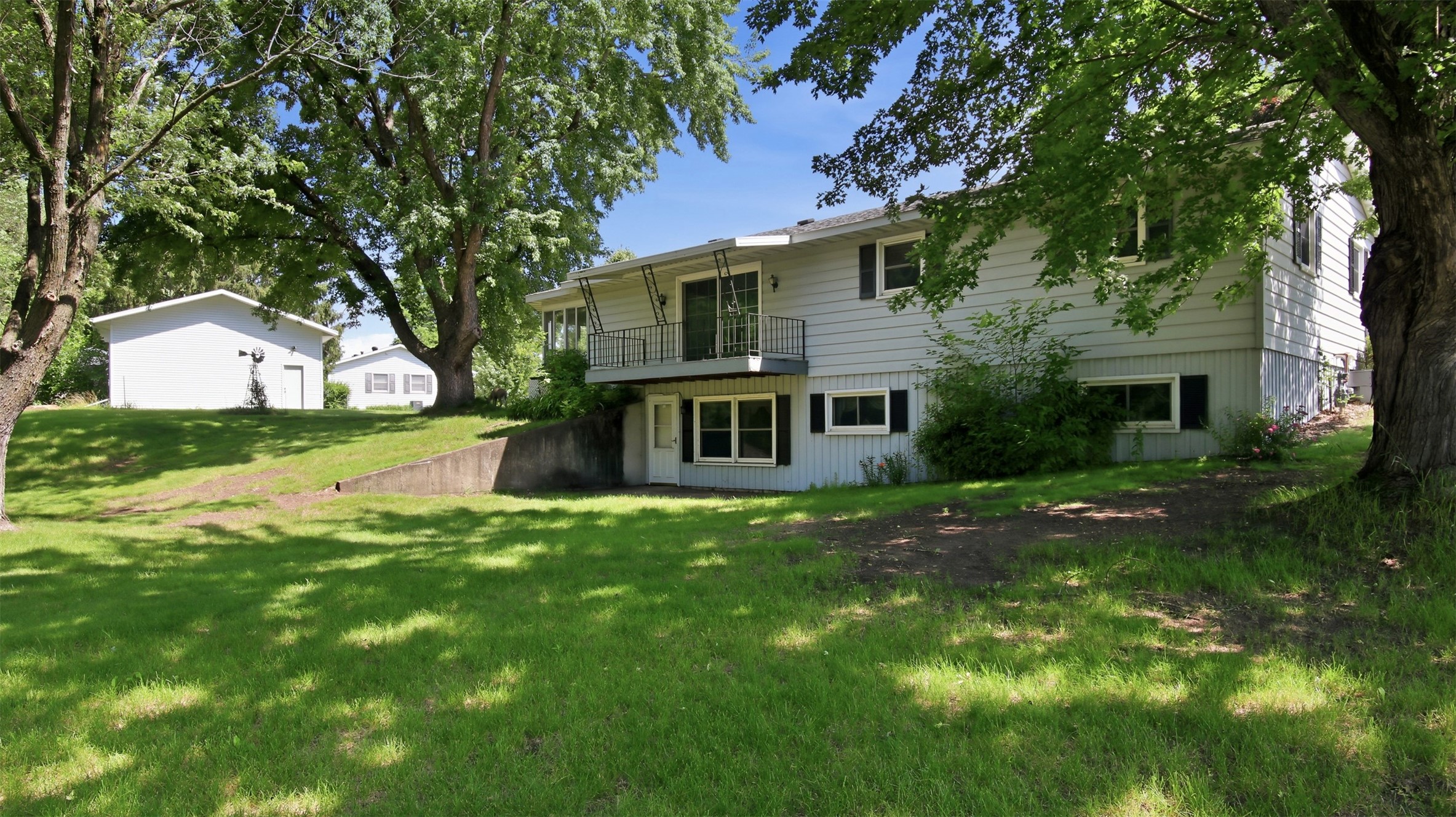 1544 Howard Avenue Property Photo 2