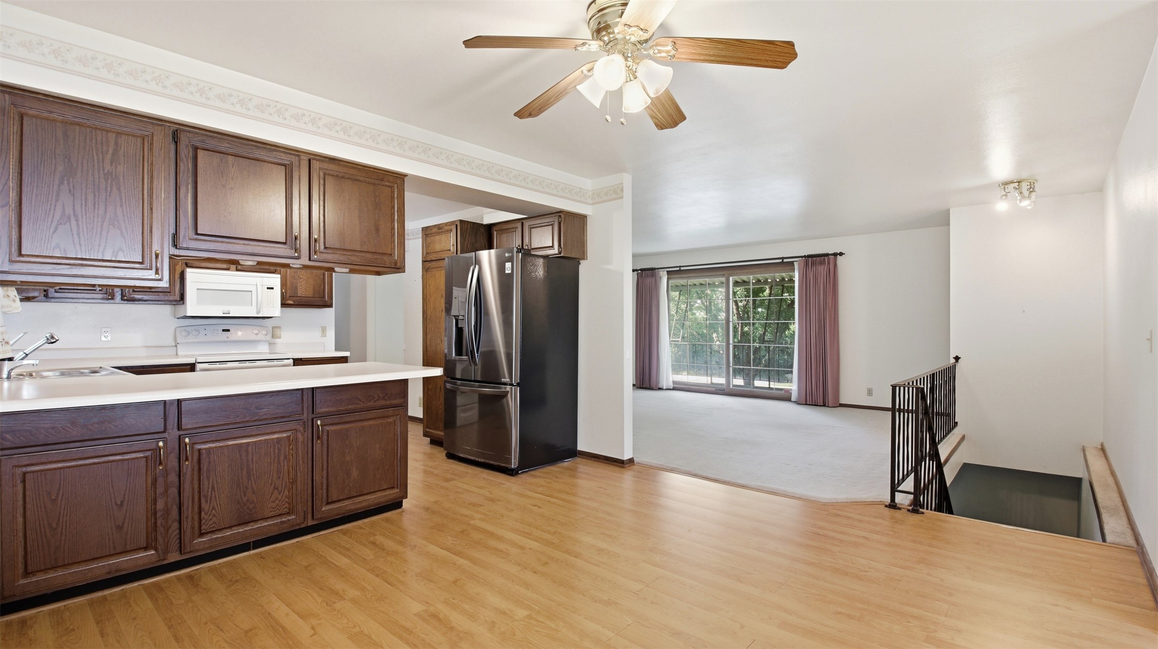 1544 Howard Avenue Property Photo 8