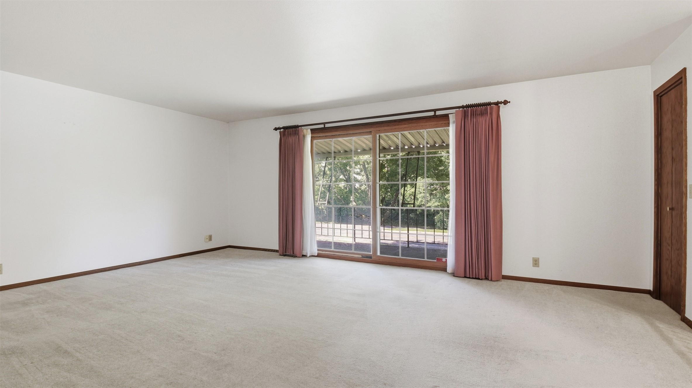 1544 Howard Avenue Property Photo 12