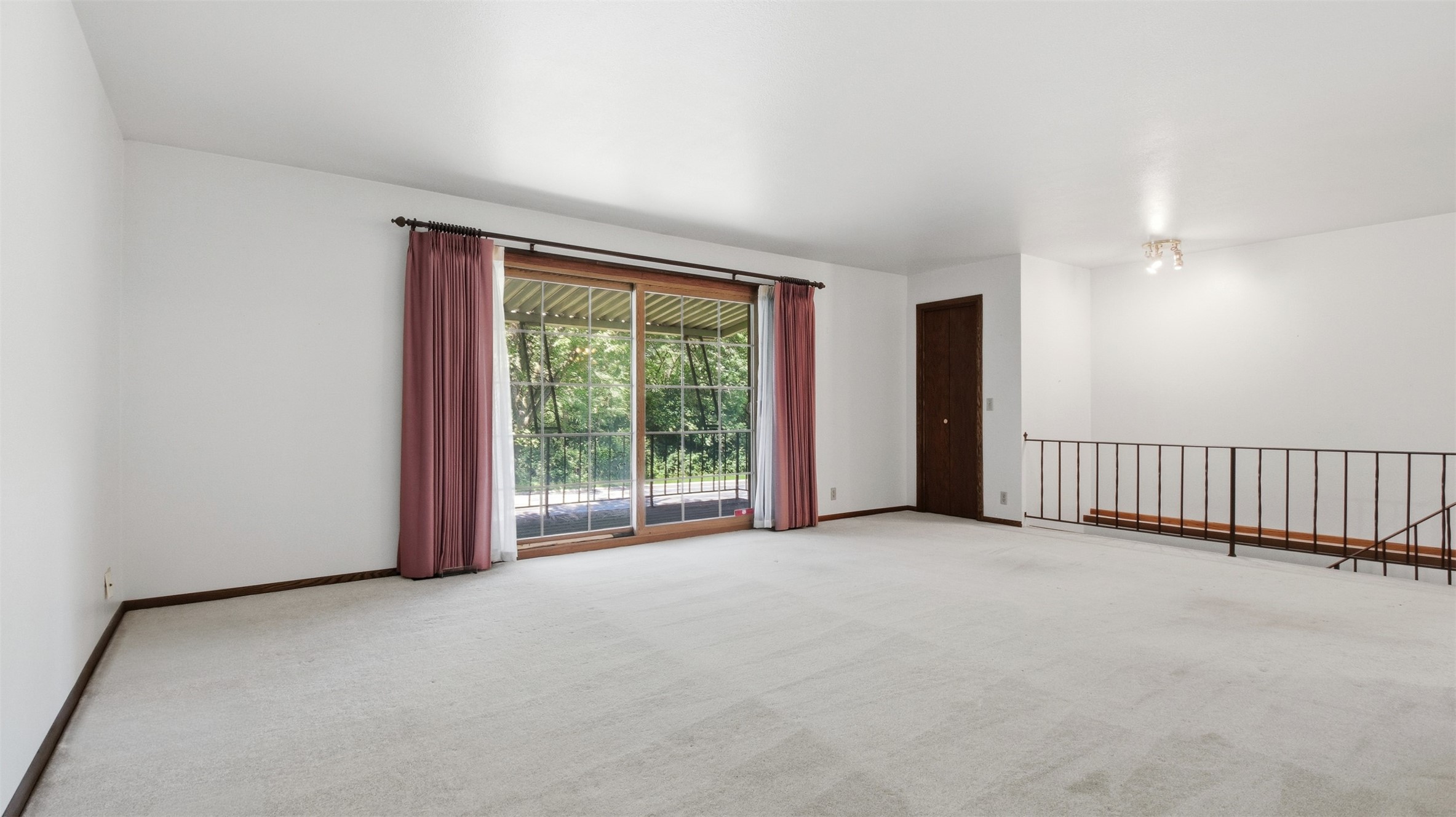 1544 Howard Avenue Property Photo 13