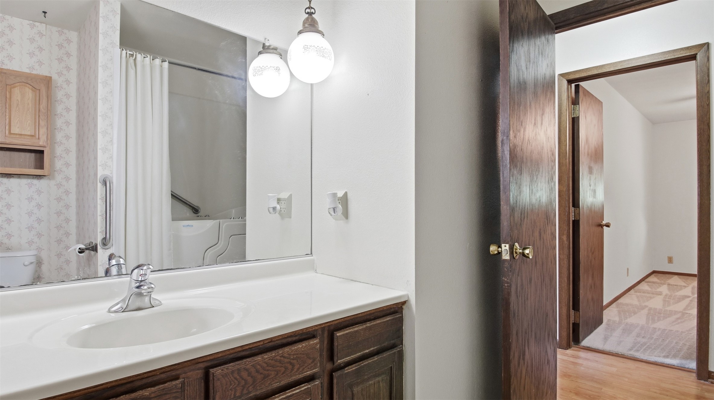 1544 Howard Avenue Property Photo 23