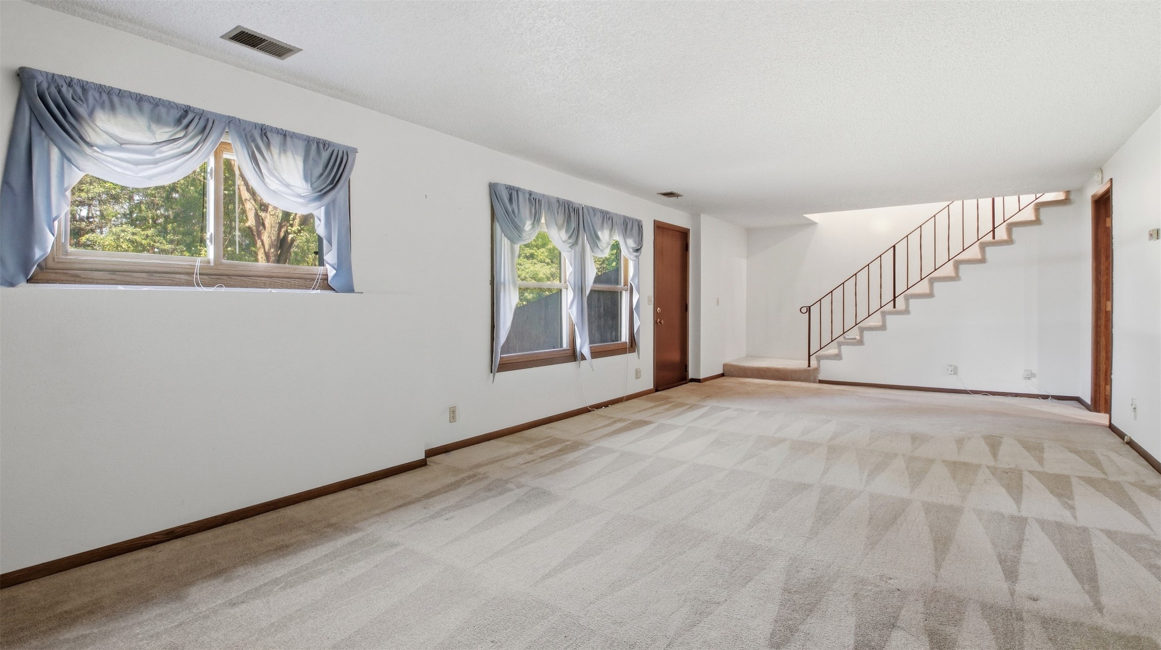 1544 Howard Avenue Property Photo 25
