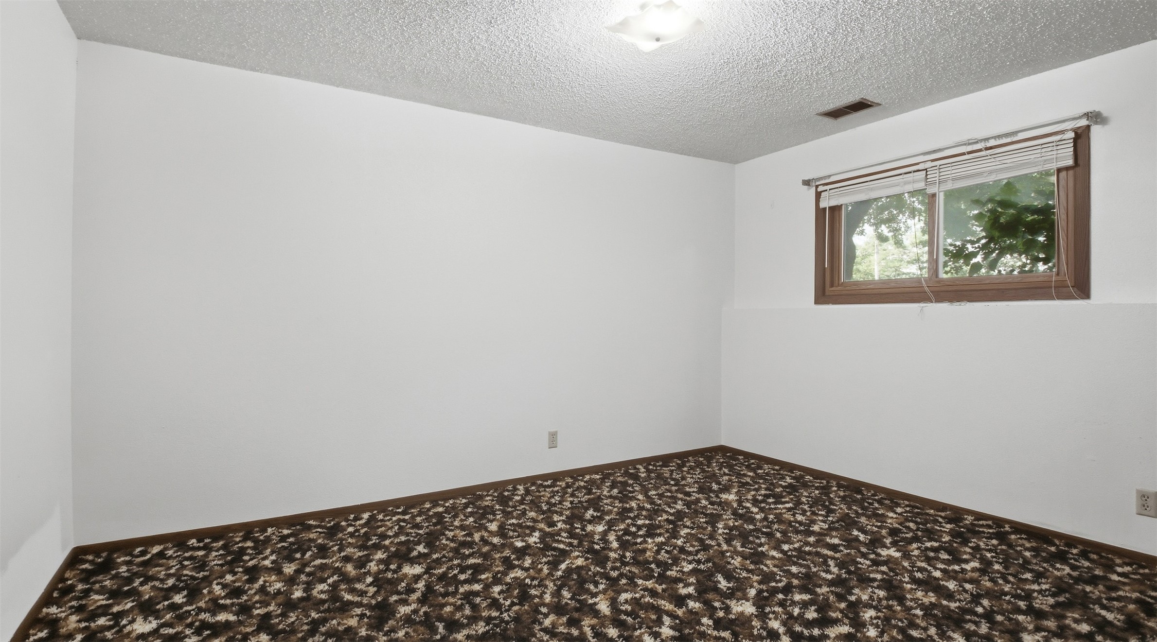 1544 Howard Avenue Property Photo 27