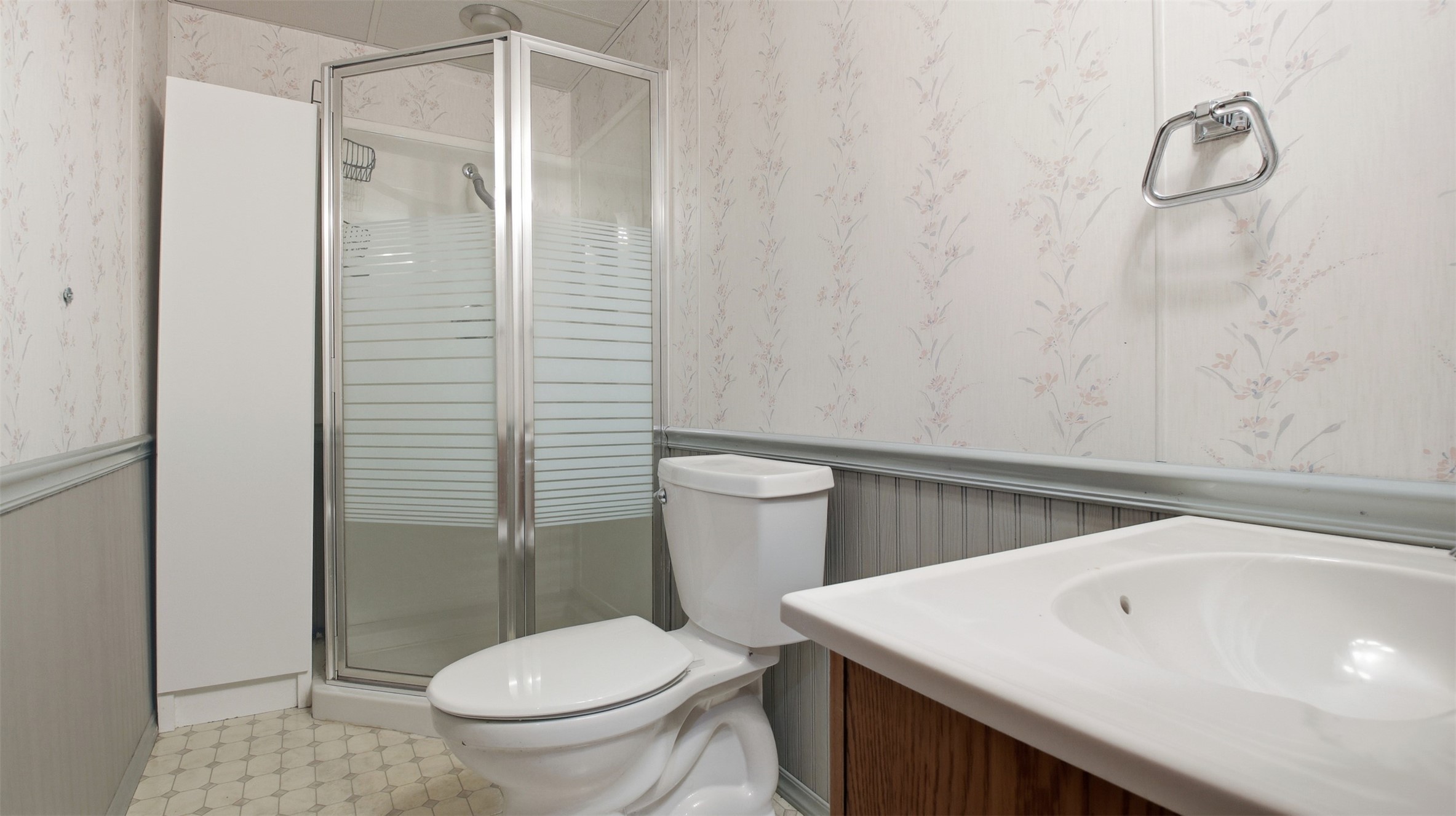 1544 Howard Avenue Property Photo 28