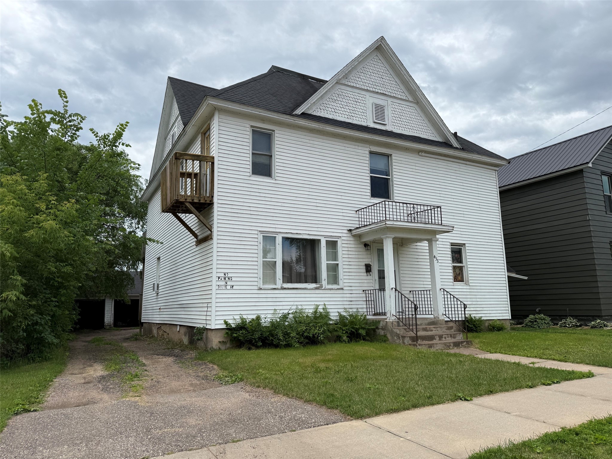 433 Vine Street 3 Property Photo 2