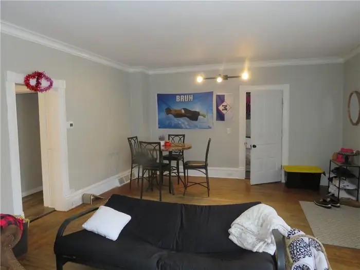 433 Vine Street 3 Property Photo 4