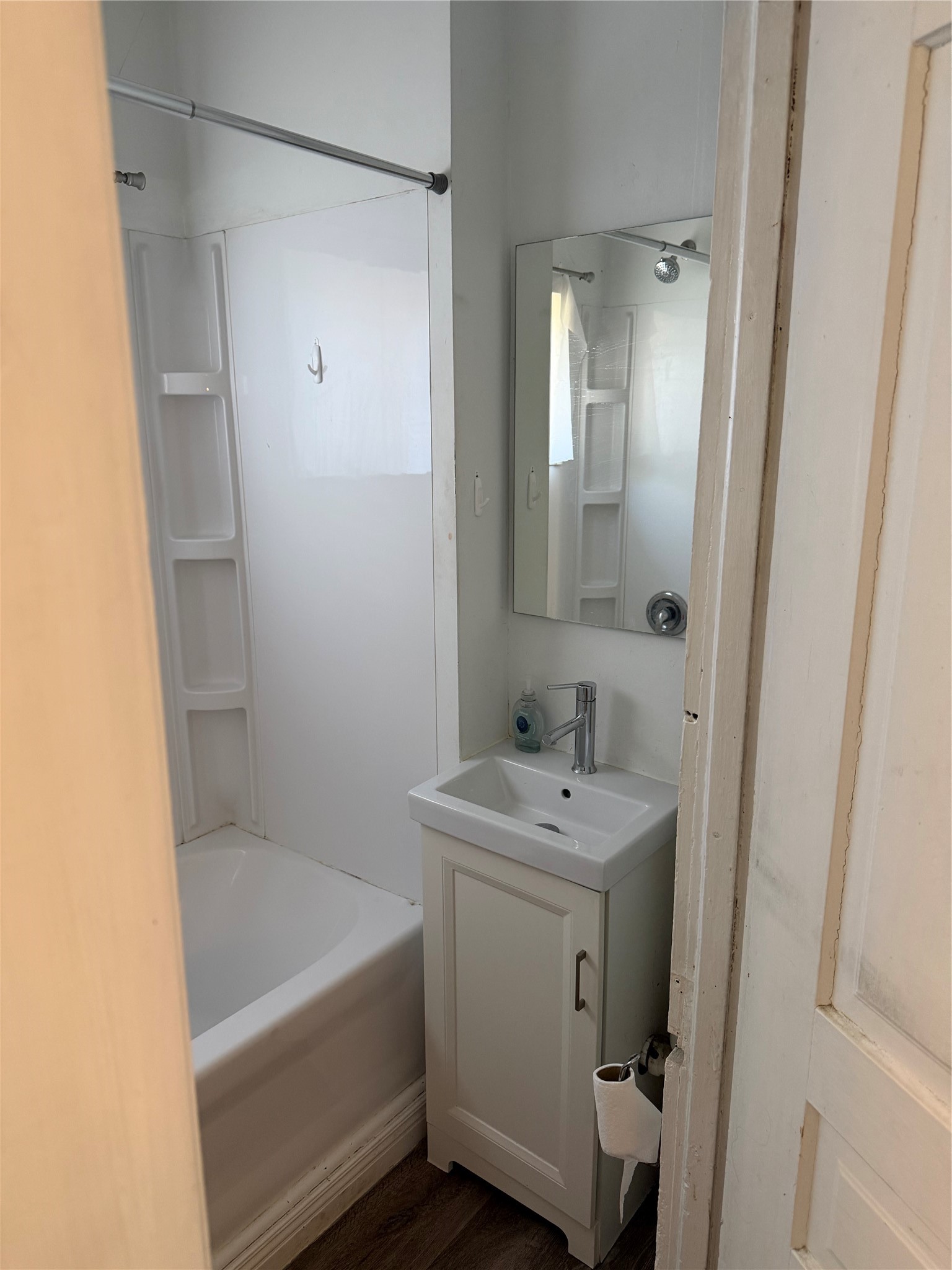 433 Vine Street 3 Property Photo 11