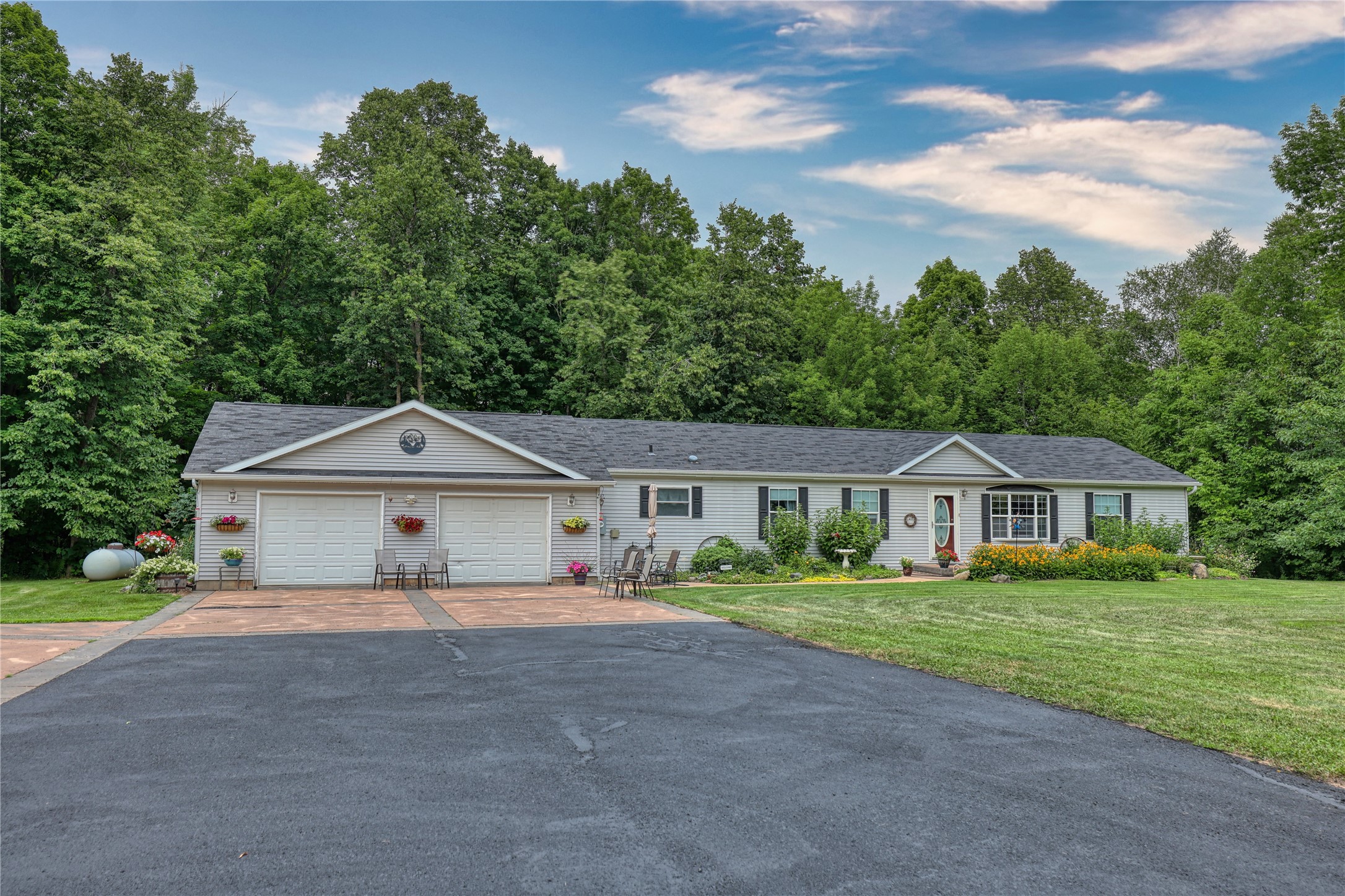 16640 State Road 77 W Property Photo 1