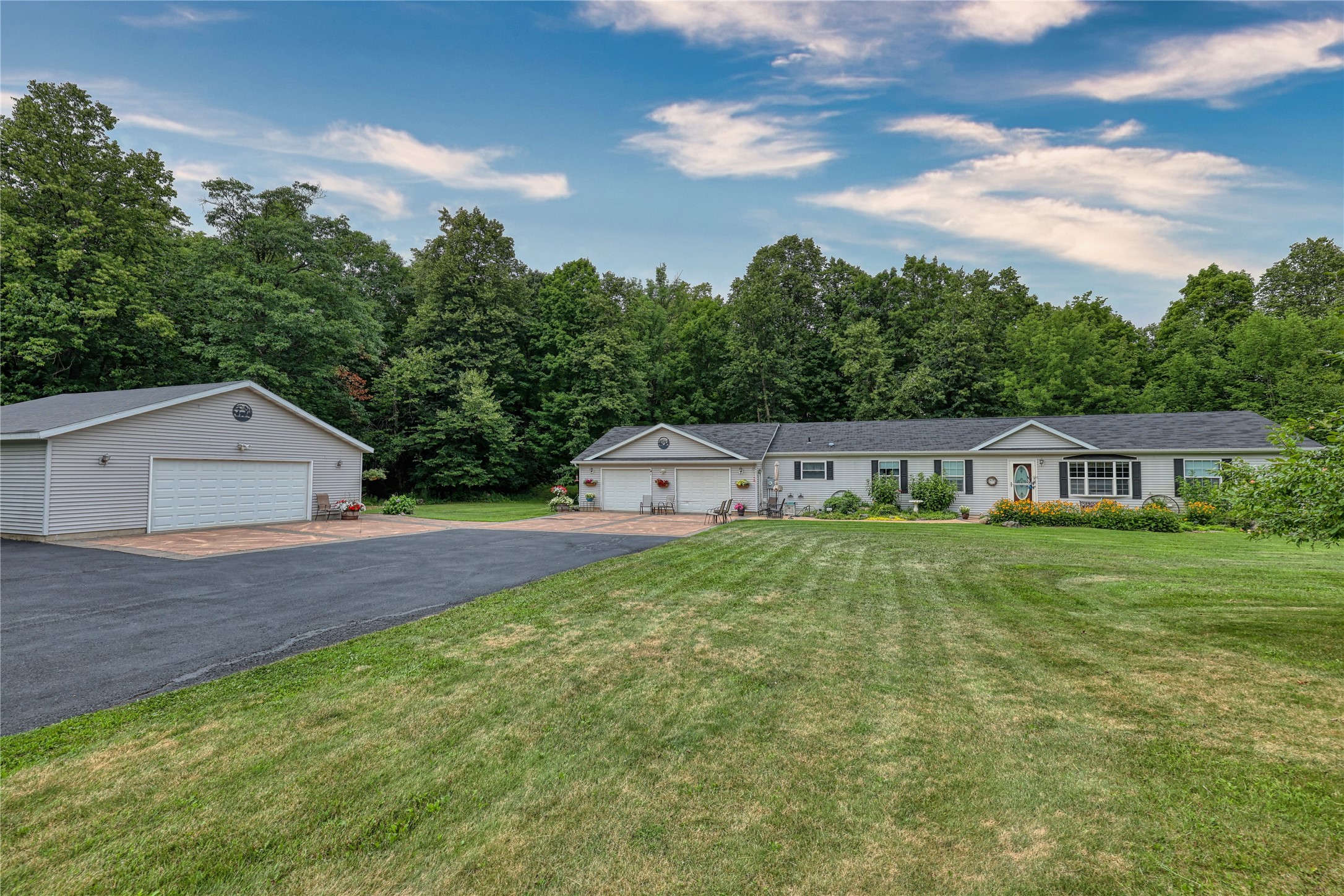 16640 State Road 77 W Property Photo 2
