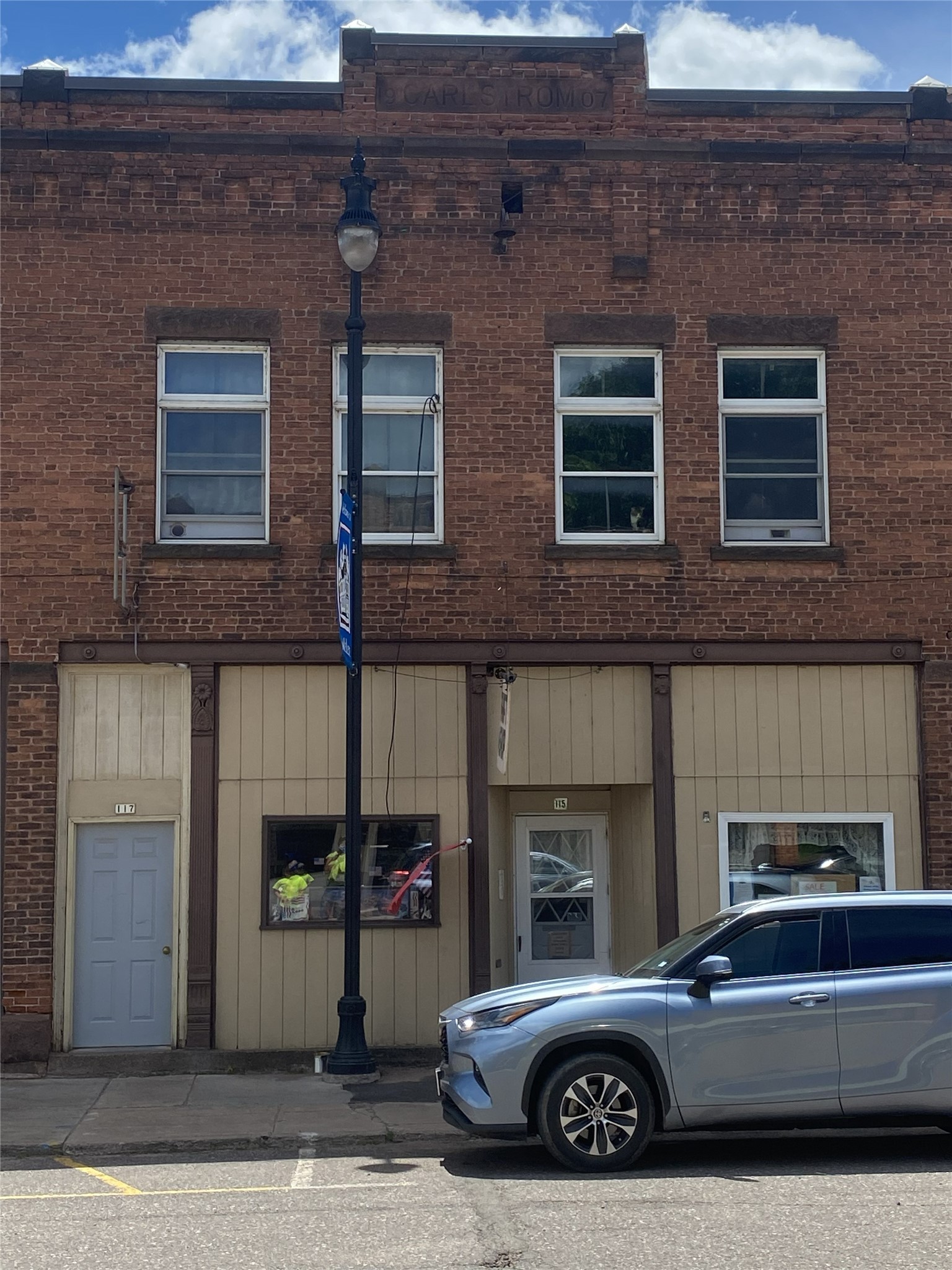 115-117 E Bennett Avenue Property Photo 1