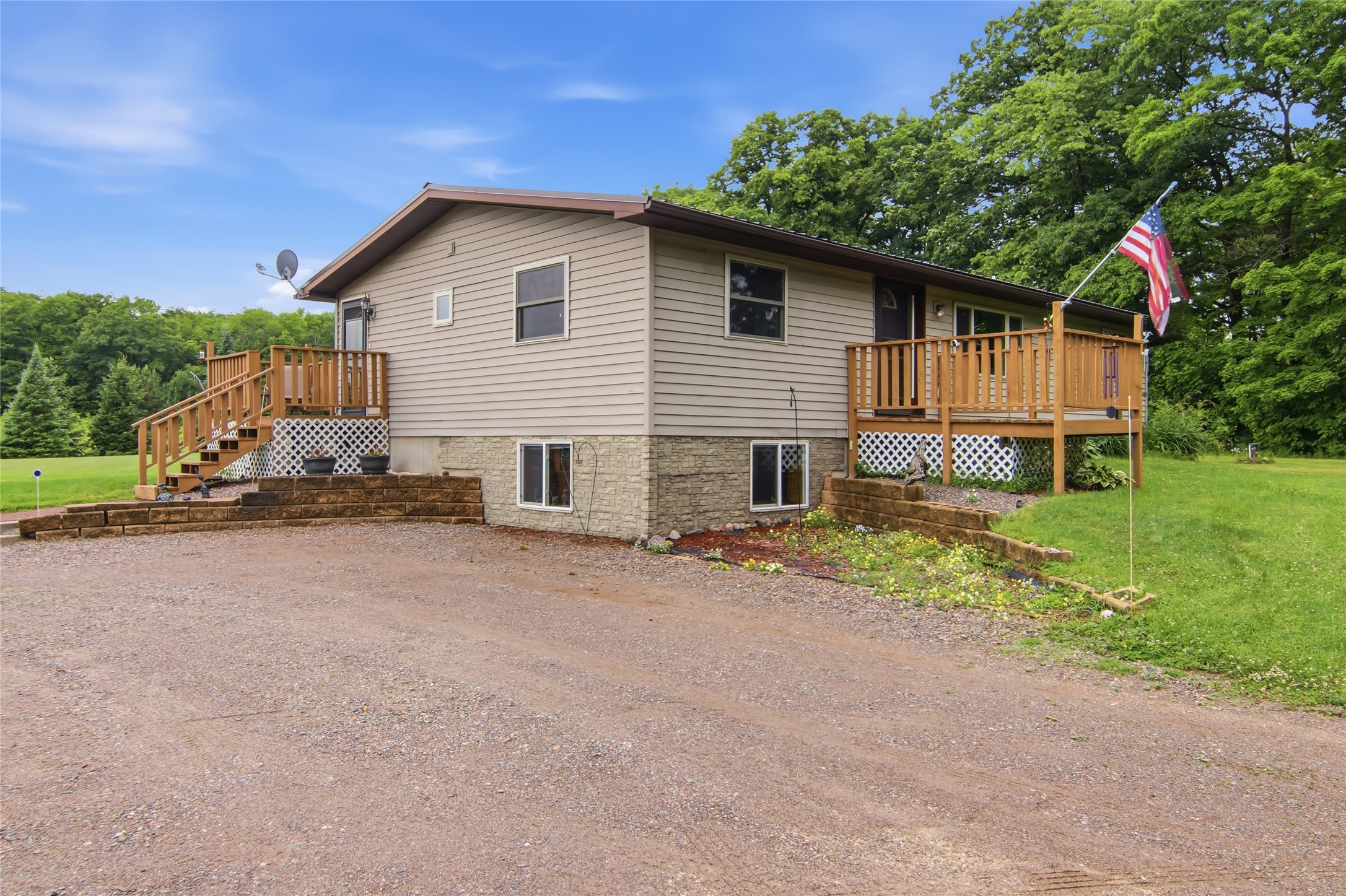 995n Zettel Road Property Photo 3