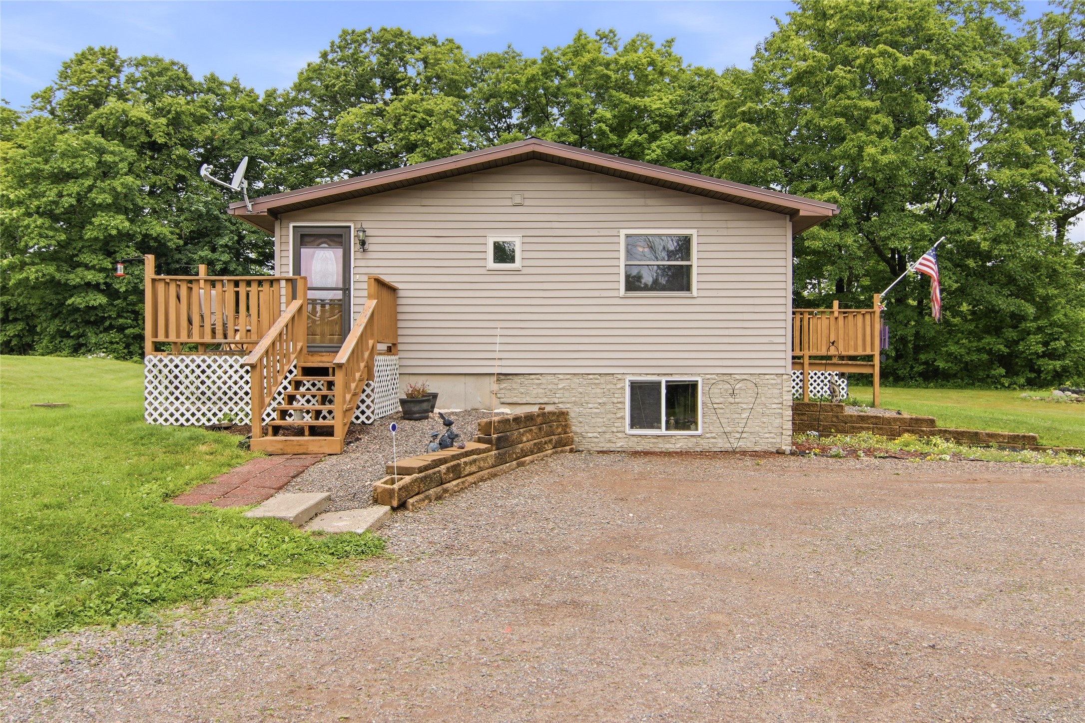 995n Zettel Road Property Photo 4
