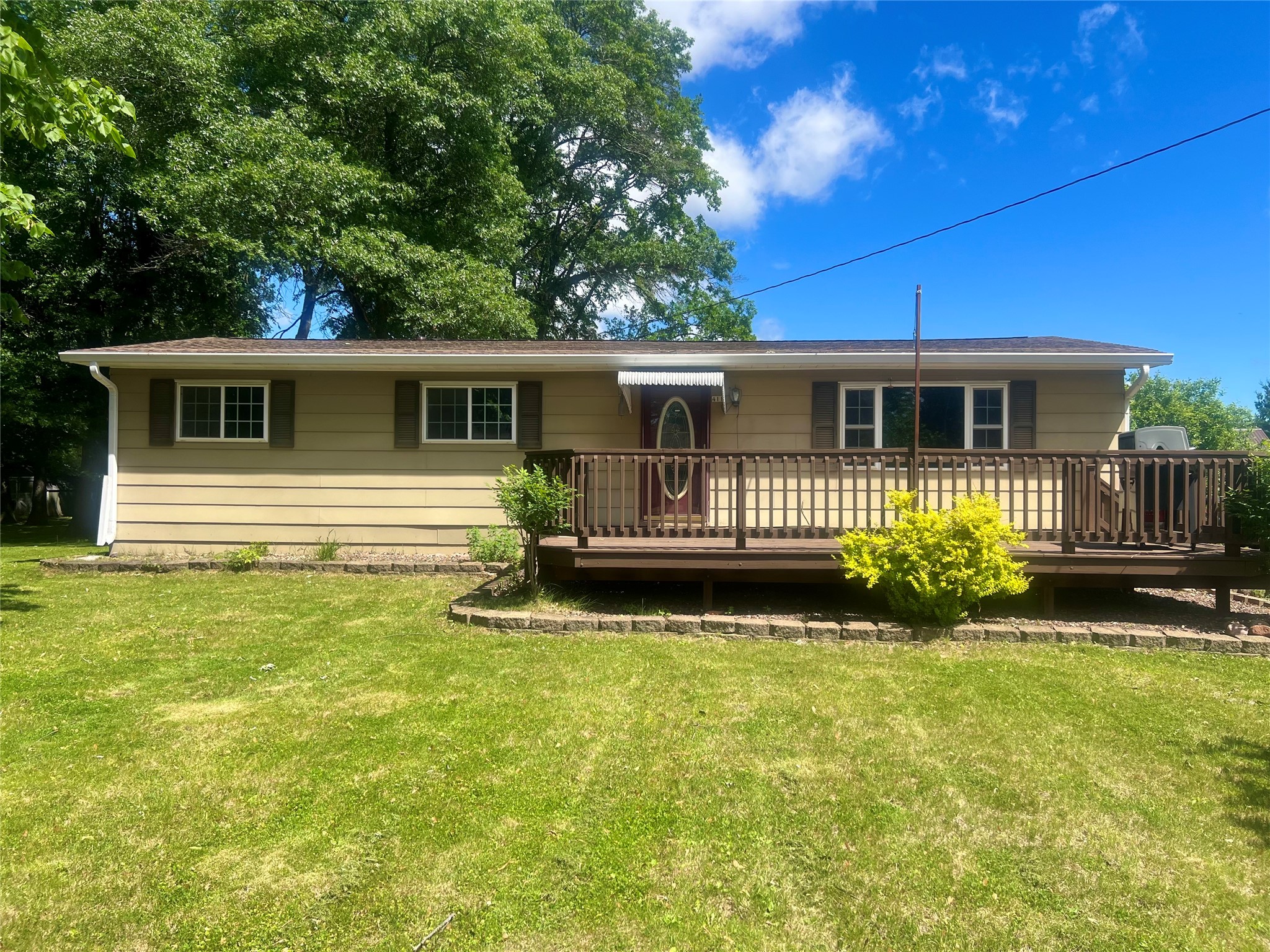 411 E Coleman Street Property Photo 2