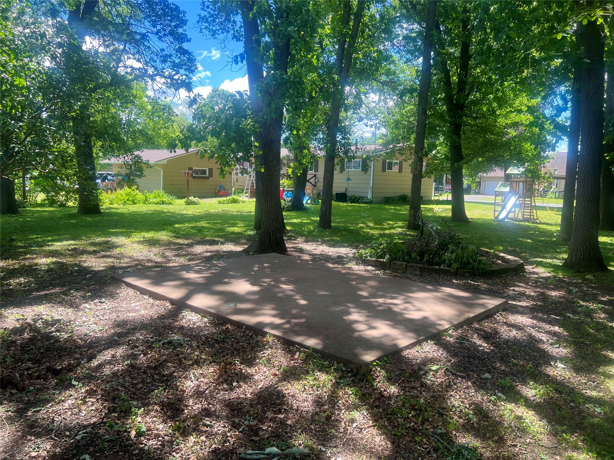 411 E Coleman Street Property Photo 8