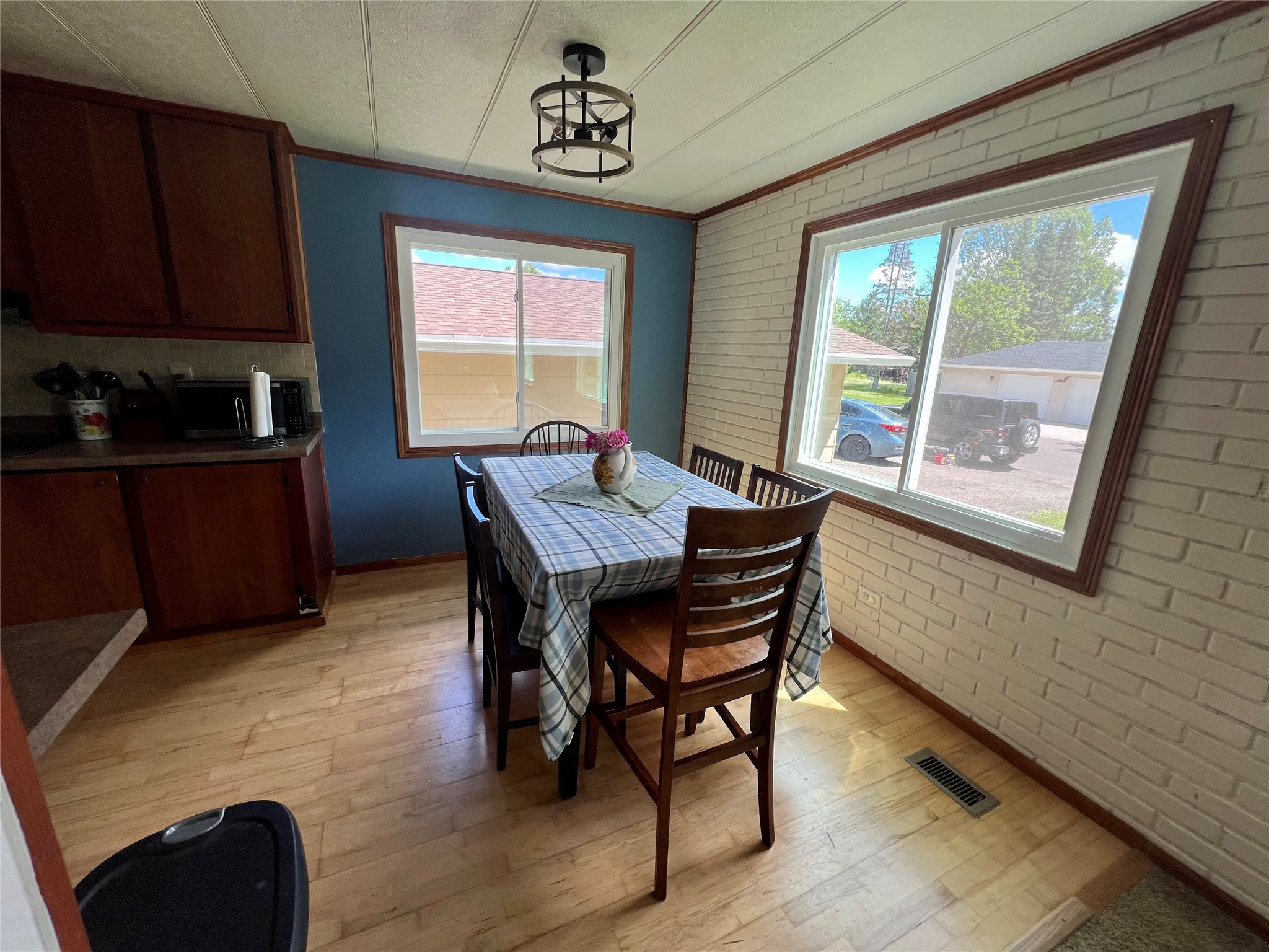 411 E Coleman Street Property Photo 16