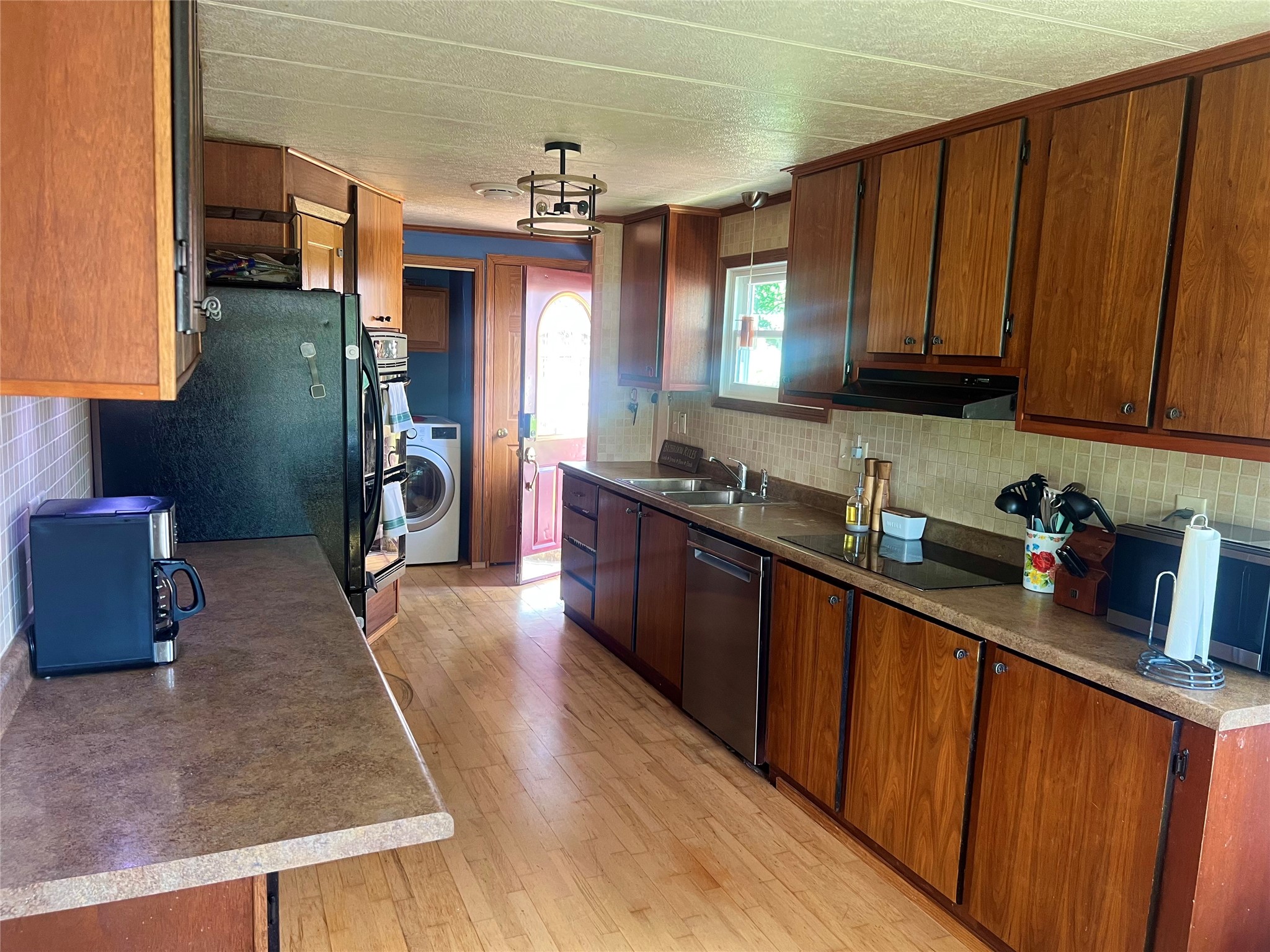 411 E Coleman Street Property Photo 18