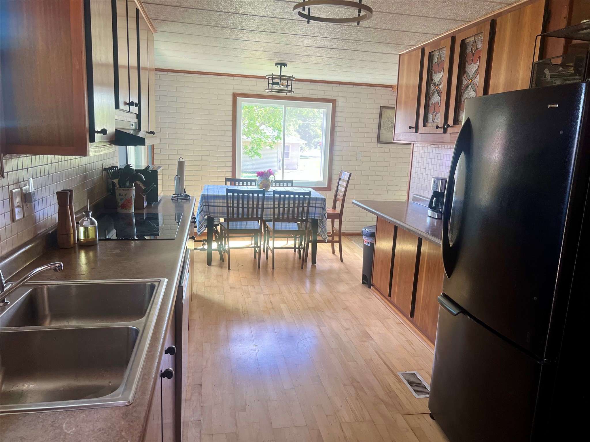 411 E Coleman Street Property Photo 19