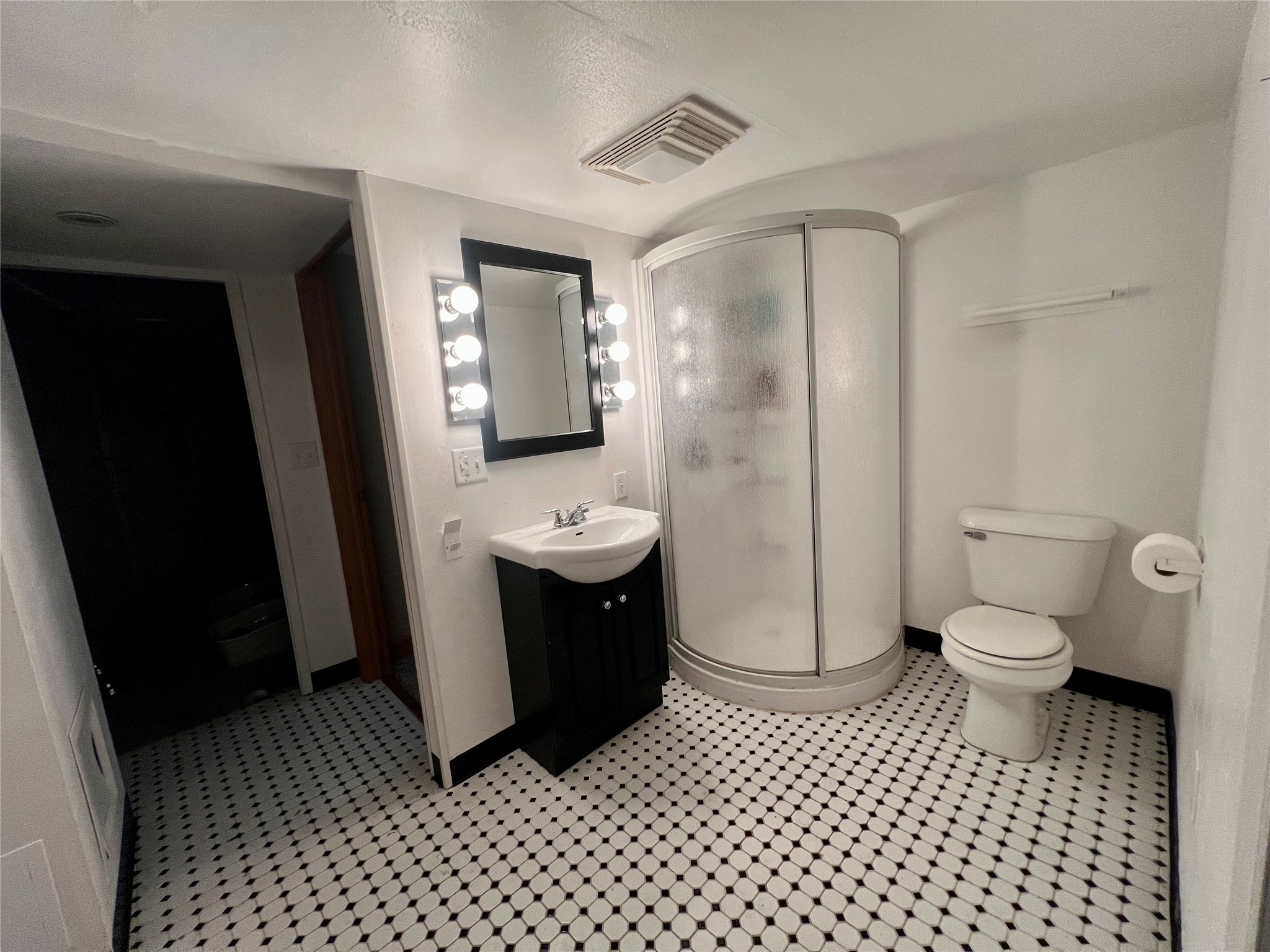 411 E Coleman Street Property Photo 29