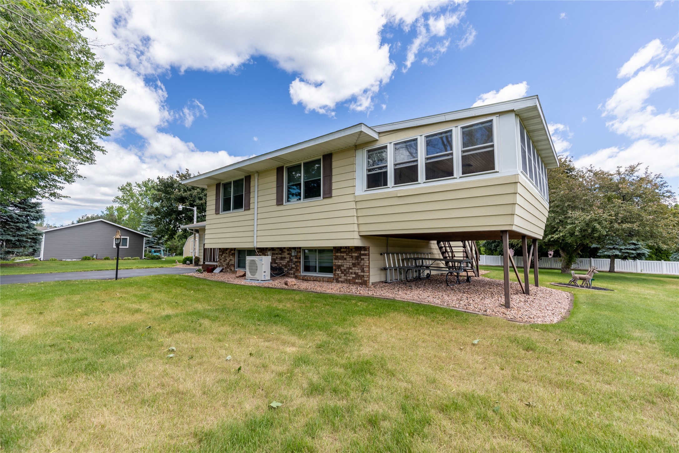 5121 171st Street Property Photo 4