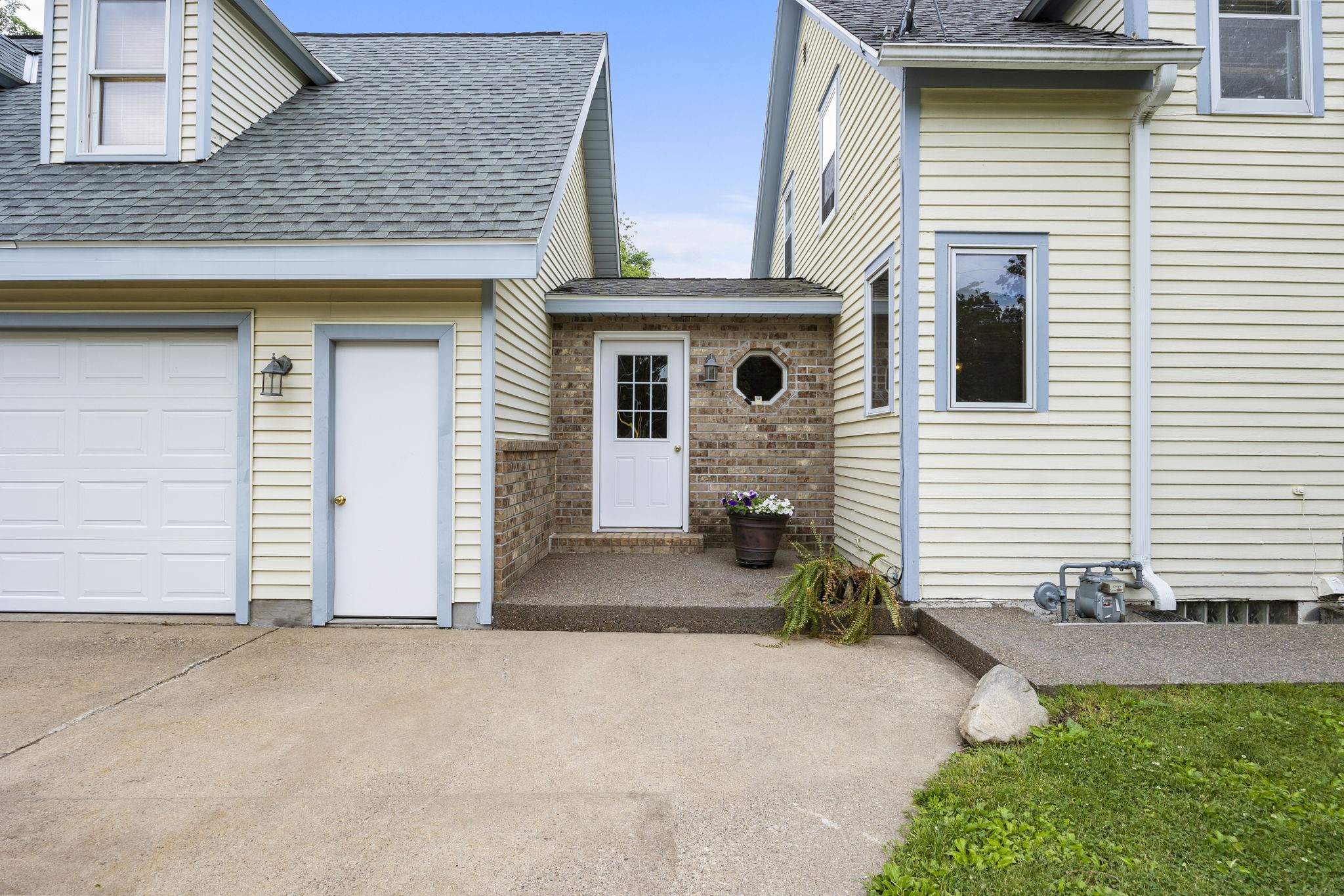 601 3rd Avenue Property Photo 10