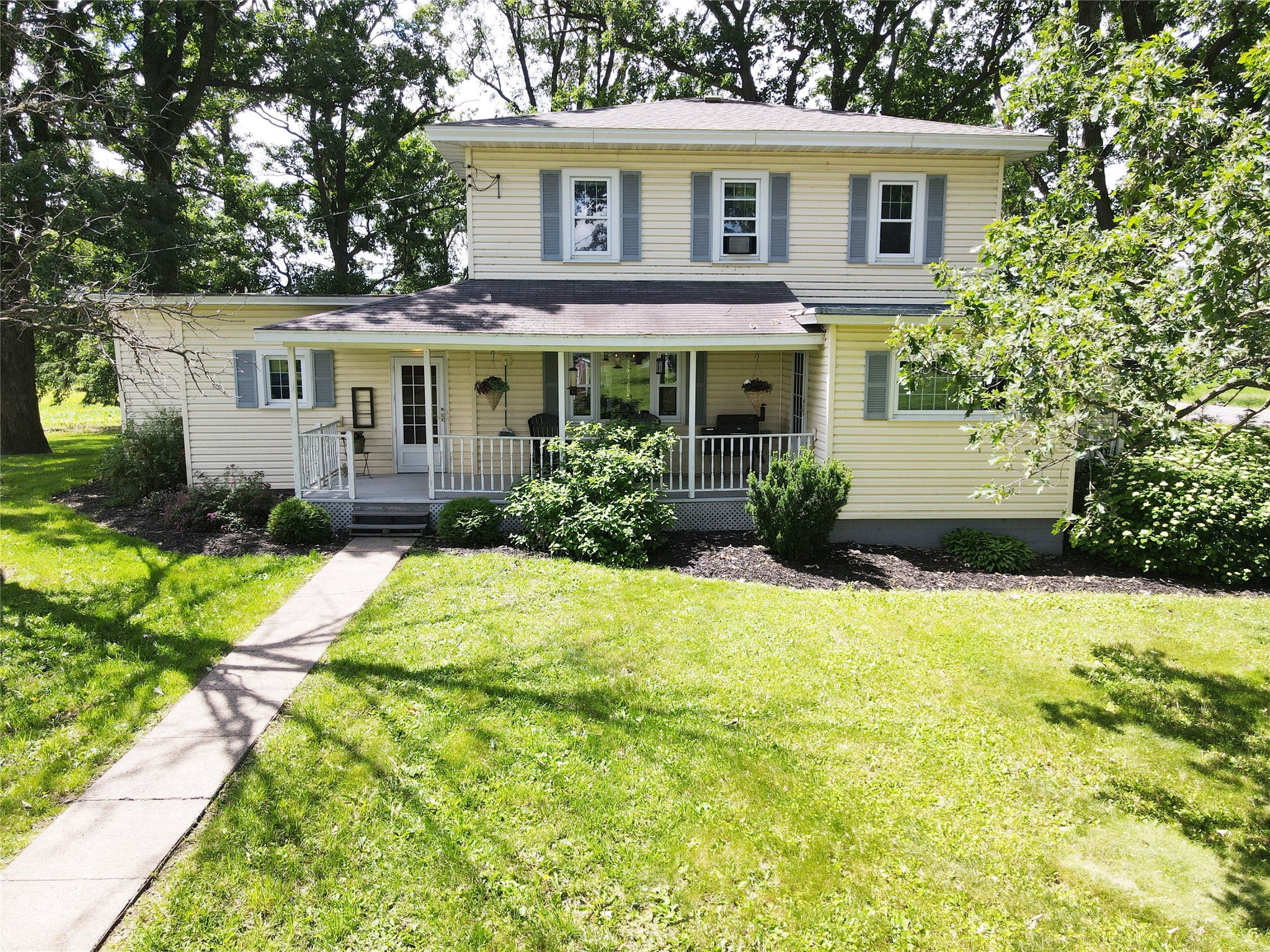 1323 Us Highway 8 Property Photo 1