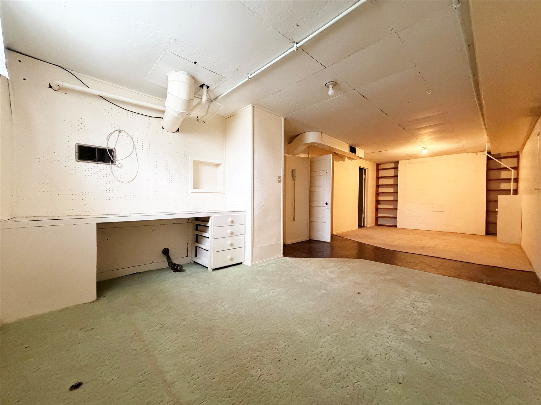 505 E 10th Street S Property Photo 13