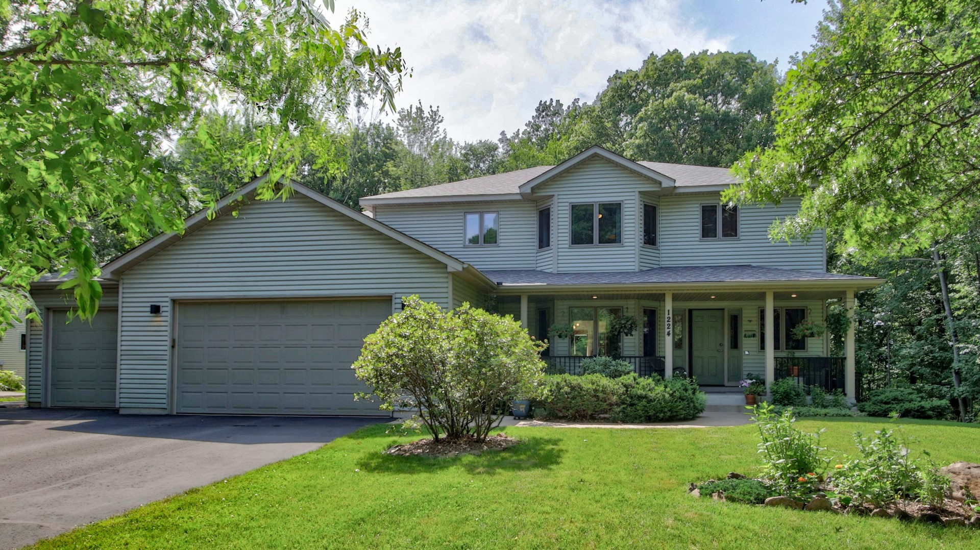 1224 Red Maple Ridge Property Photo 1