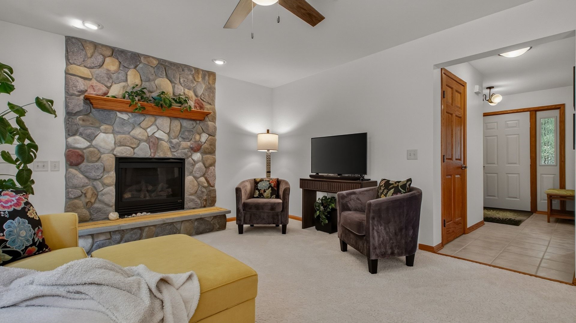 1224 Red Maple Ridge Property Photo 4