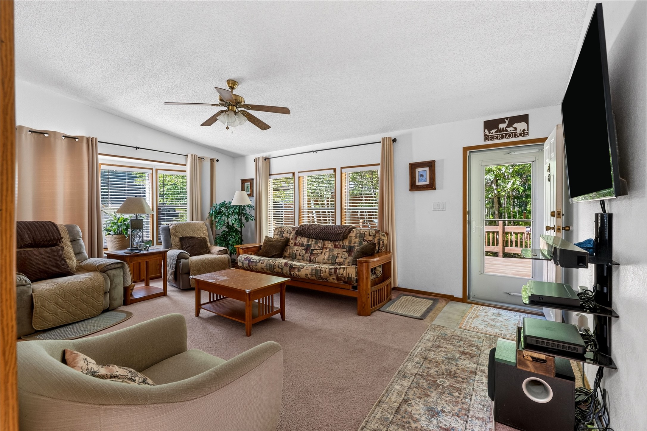 3670 Deer Lodge Drive Property Photo 6