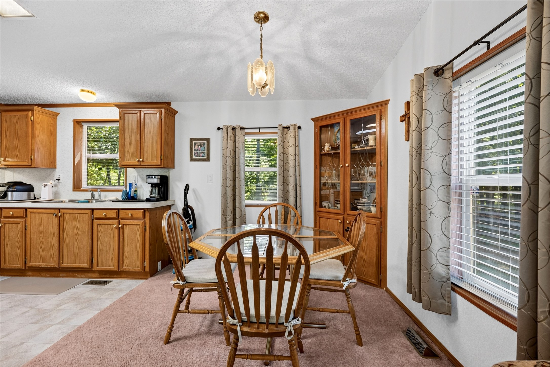 3670 Deer Lodge Drive Property Photo 10