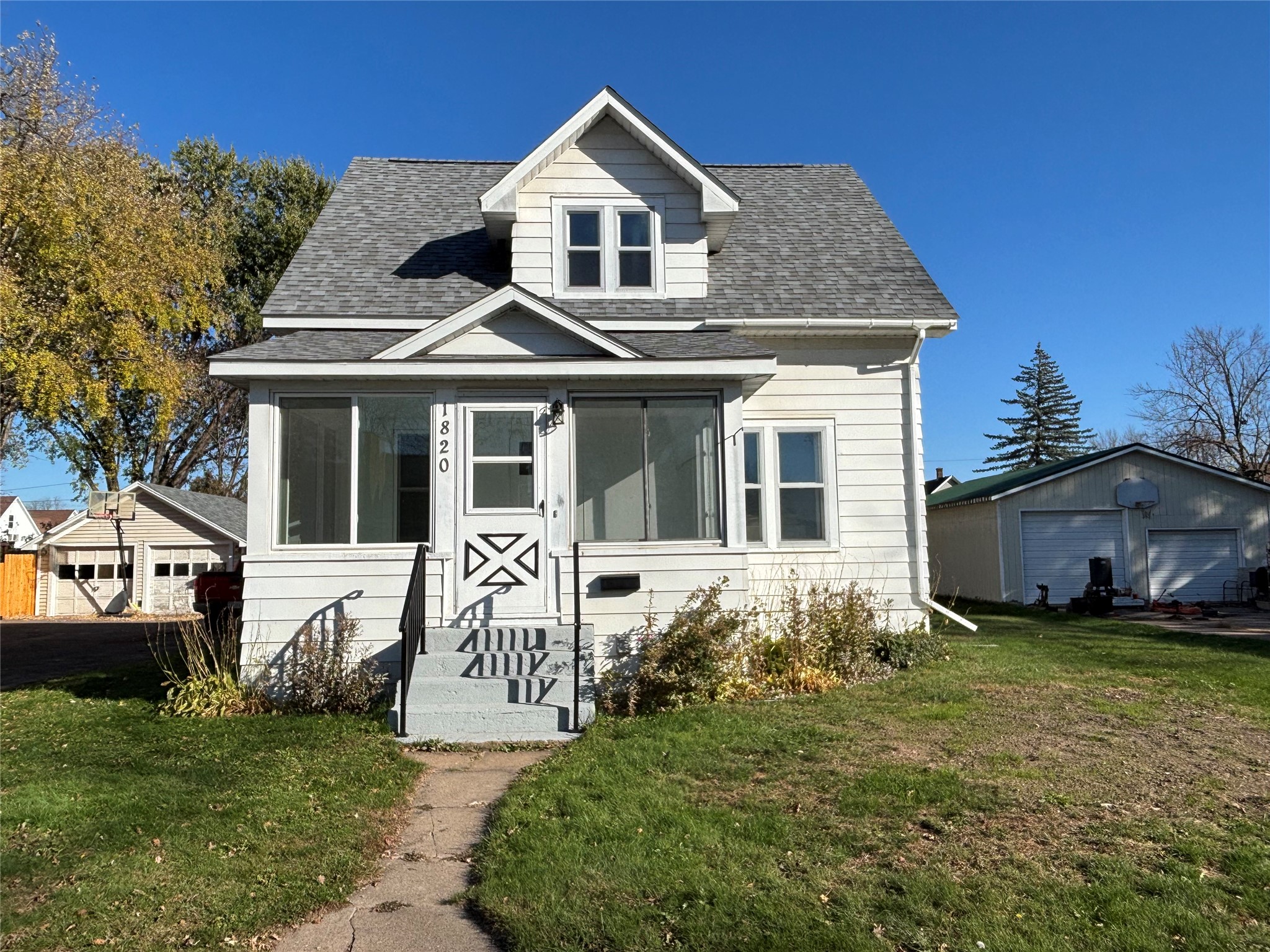 1820 Main Street Property Photo 2