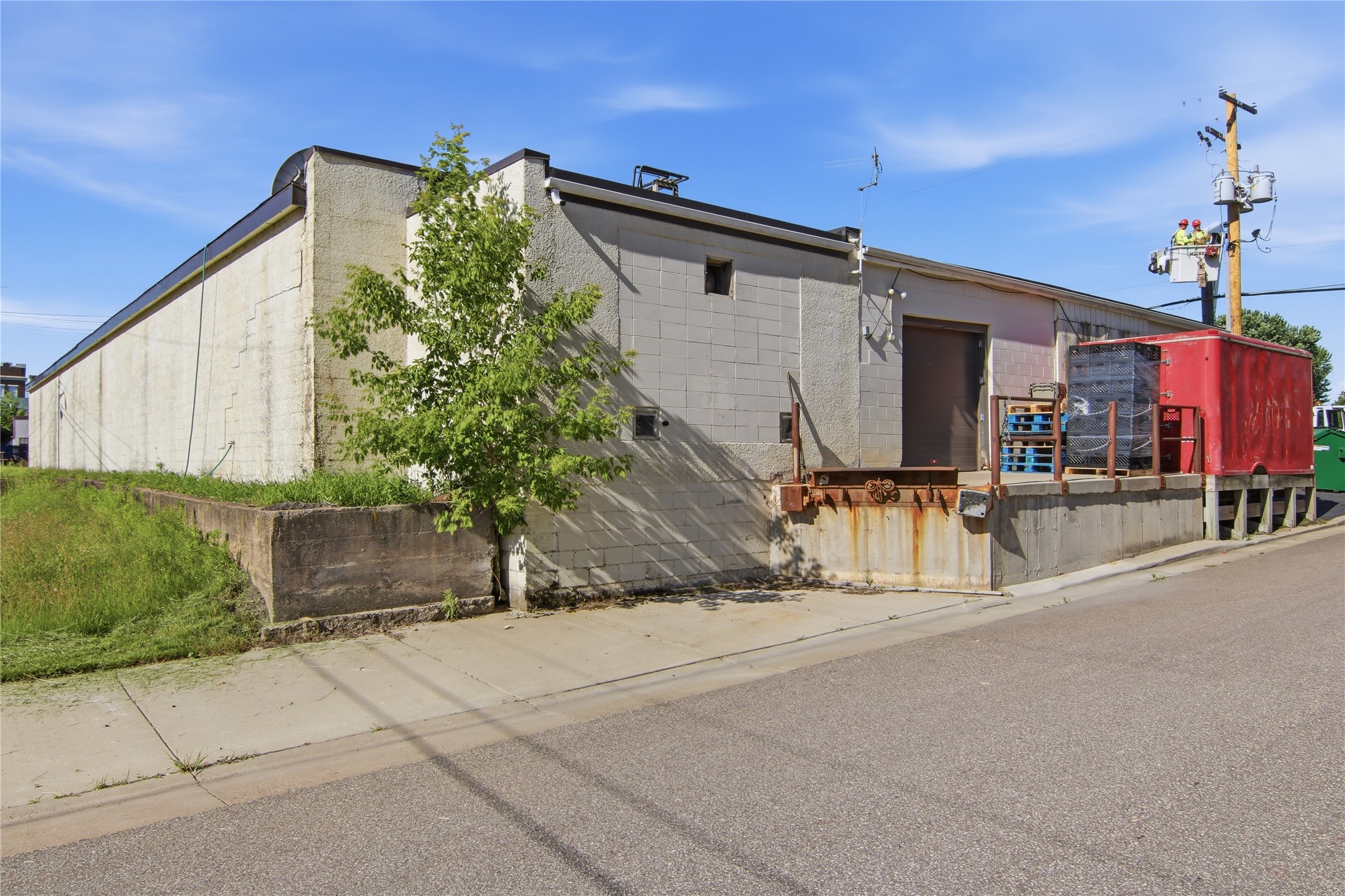 155 W Lincoln Street Property Photo 45