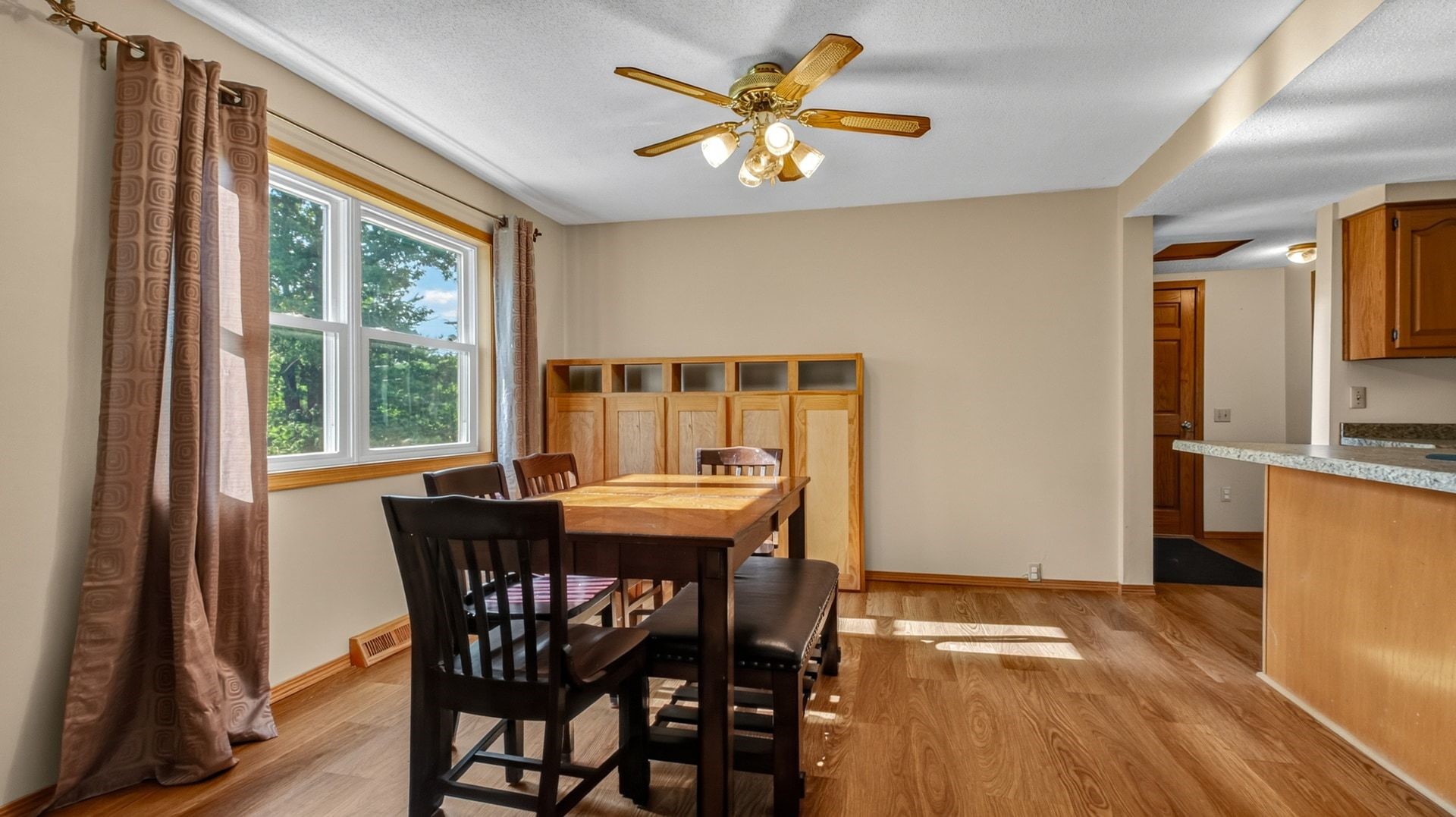815 Woodside Drive Property Photo 6