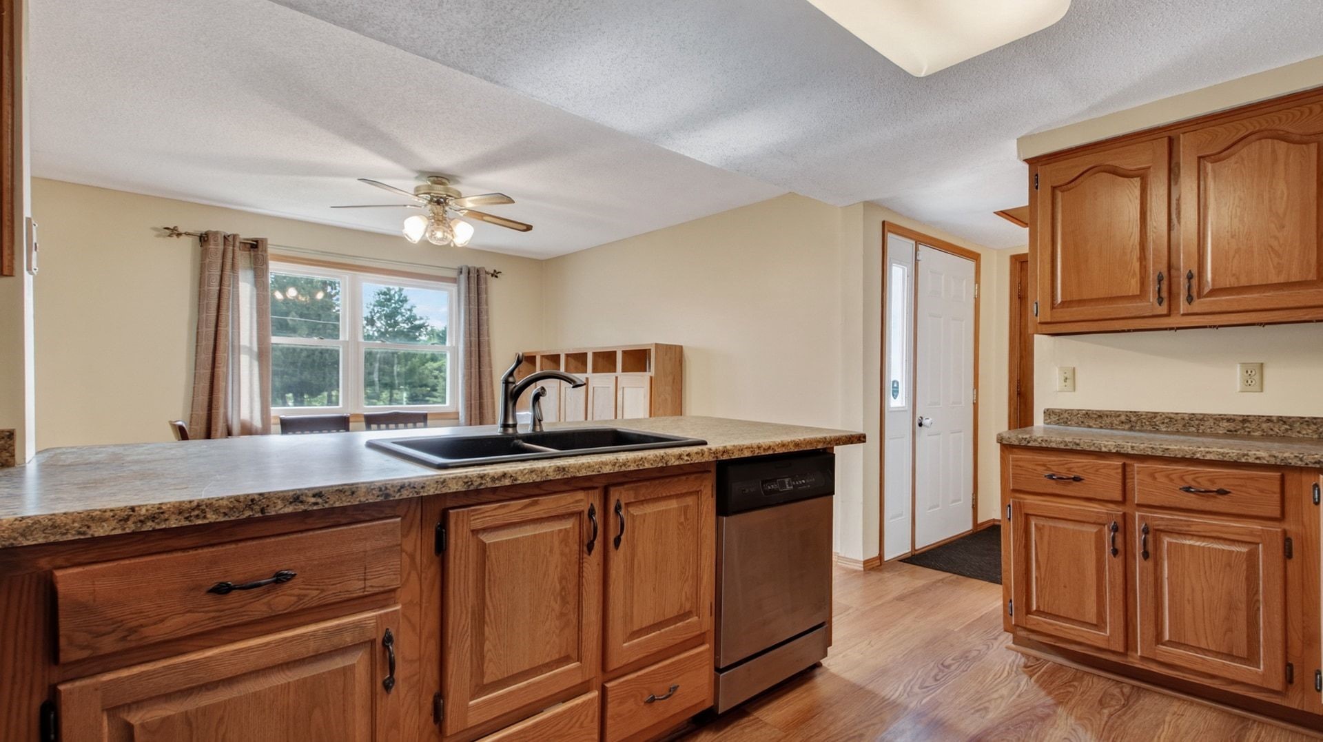 815 Woodside Drive Property Photo 9