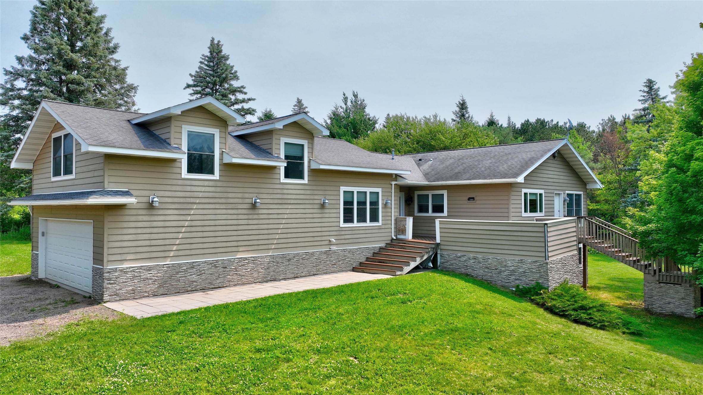 2887 29 9/16 Avenue Property Photo 1