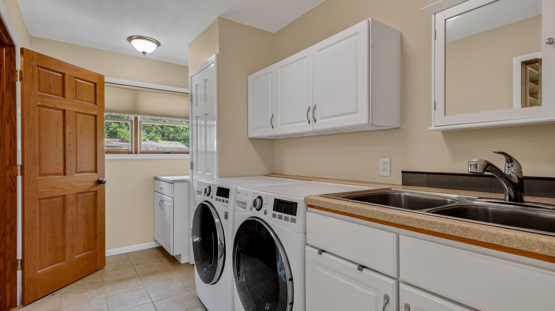 2887 29 9/16 Avenue Property Photo 10