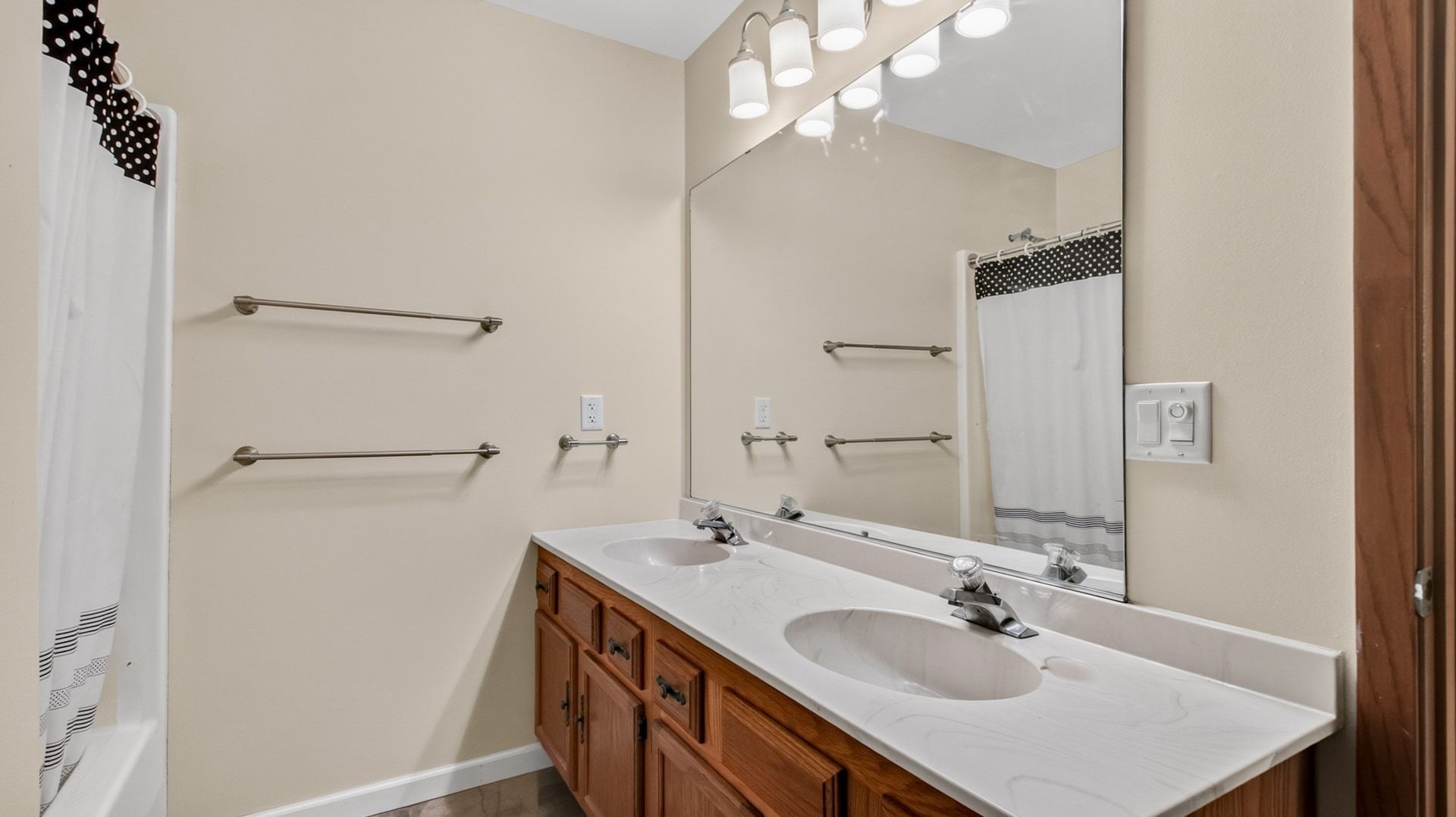 2887 29 9/16 Avenue Property Photo 15
