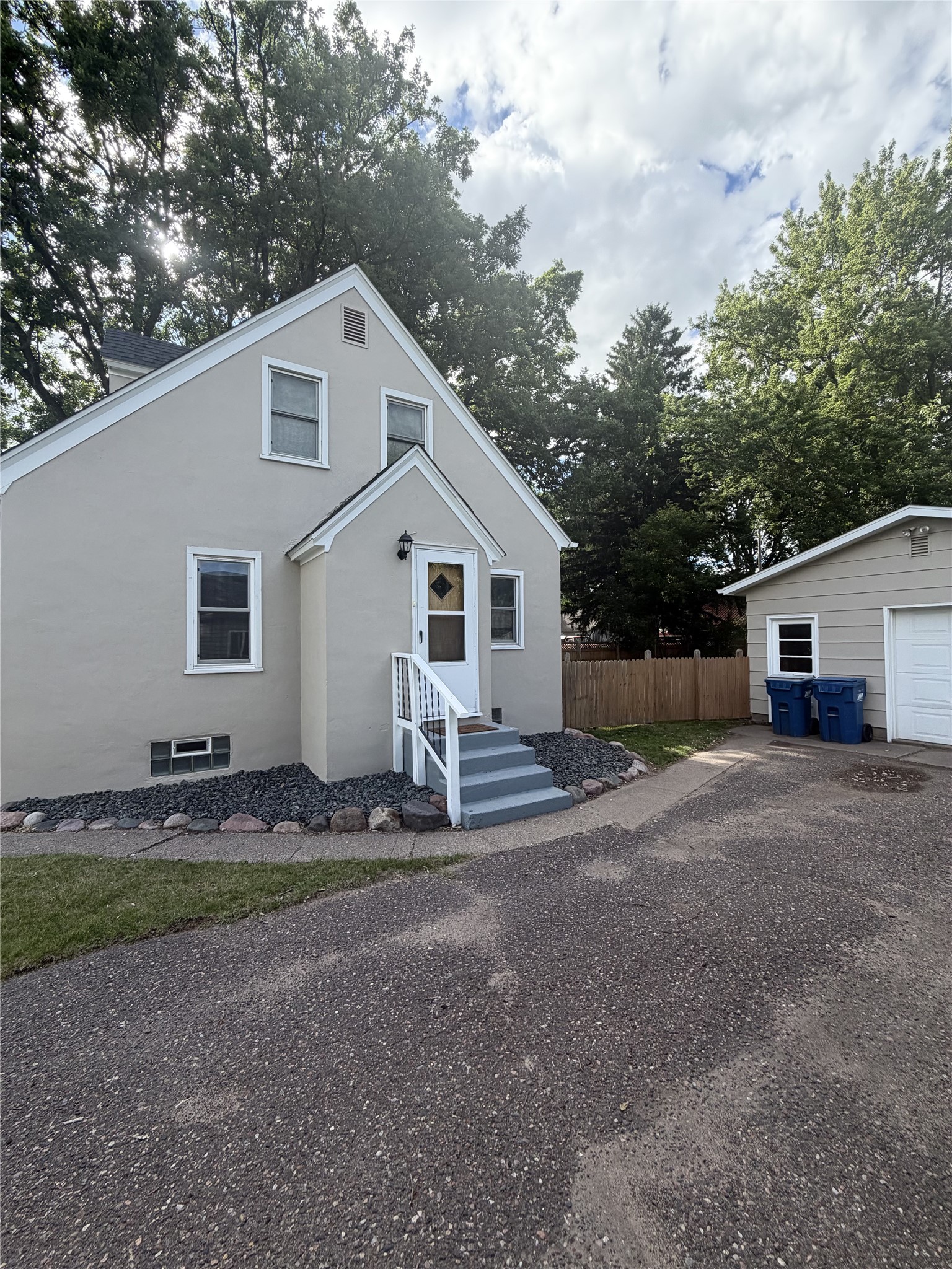 11 E Coleman Street Property Photo 3