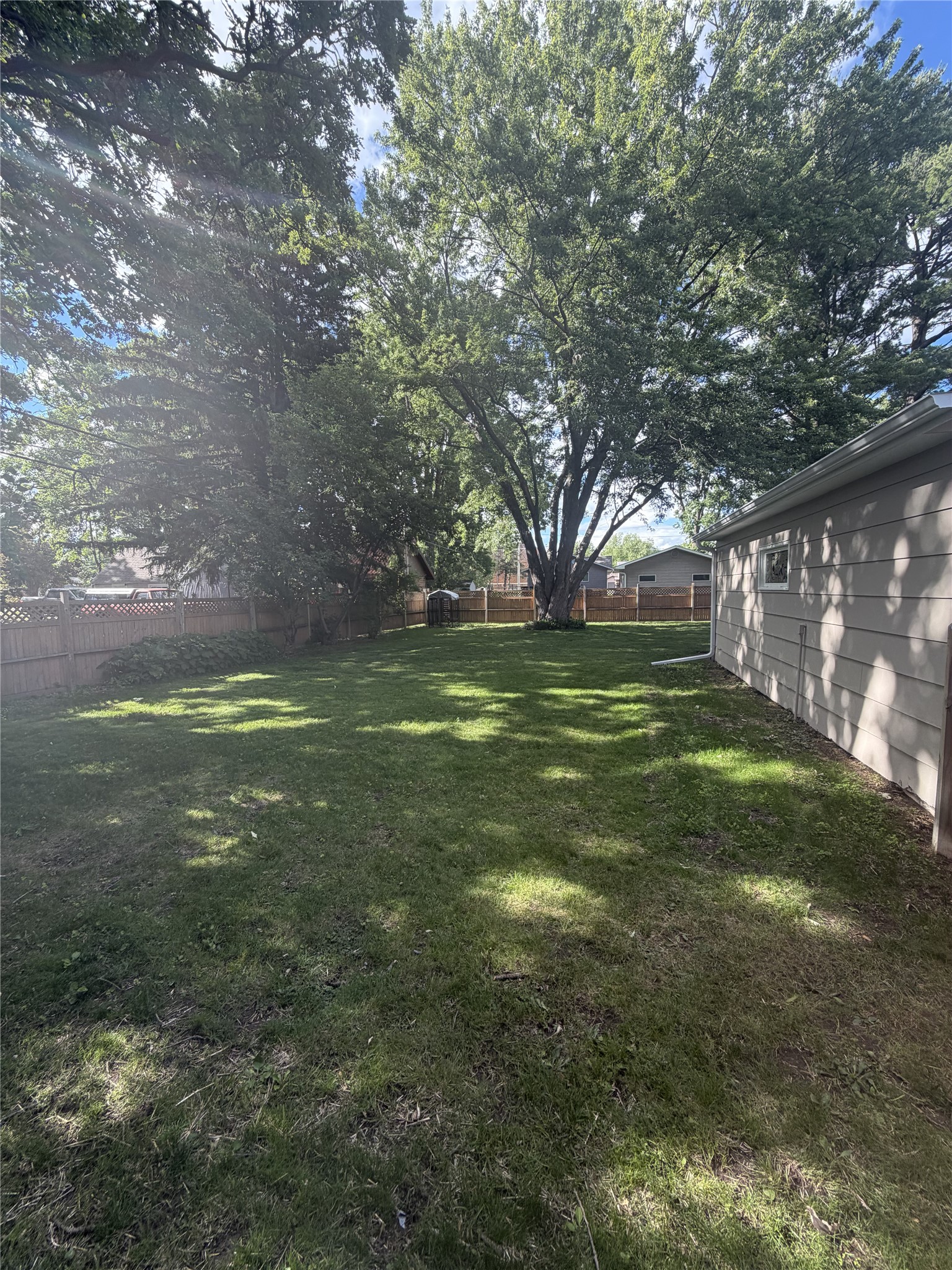 11 E Coleman Street Property Photo 4