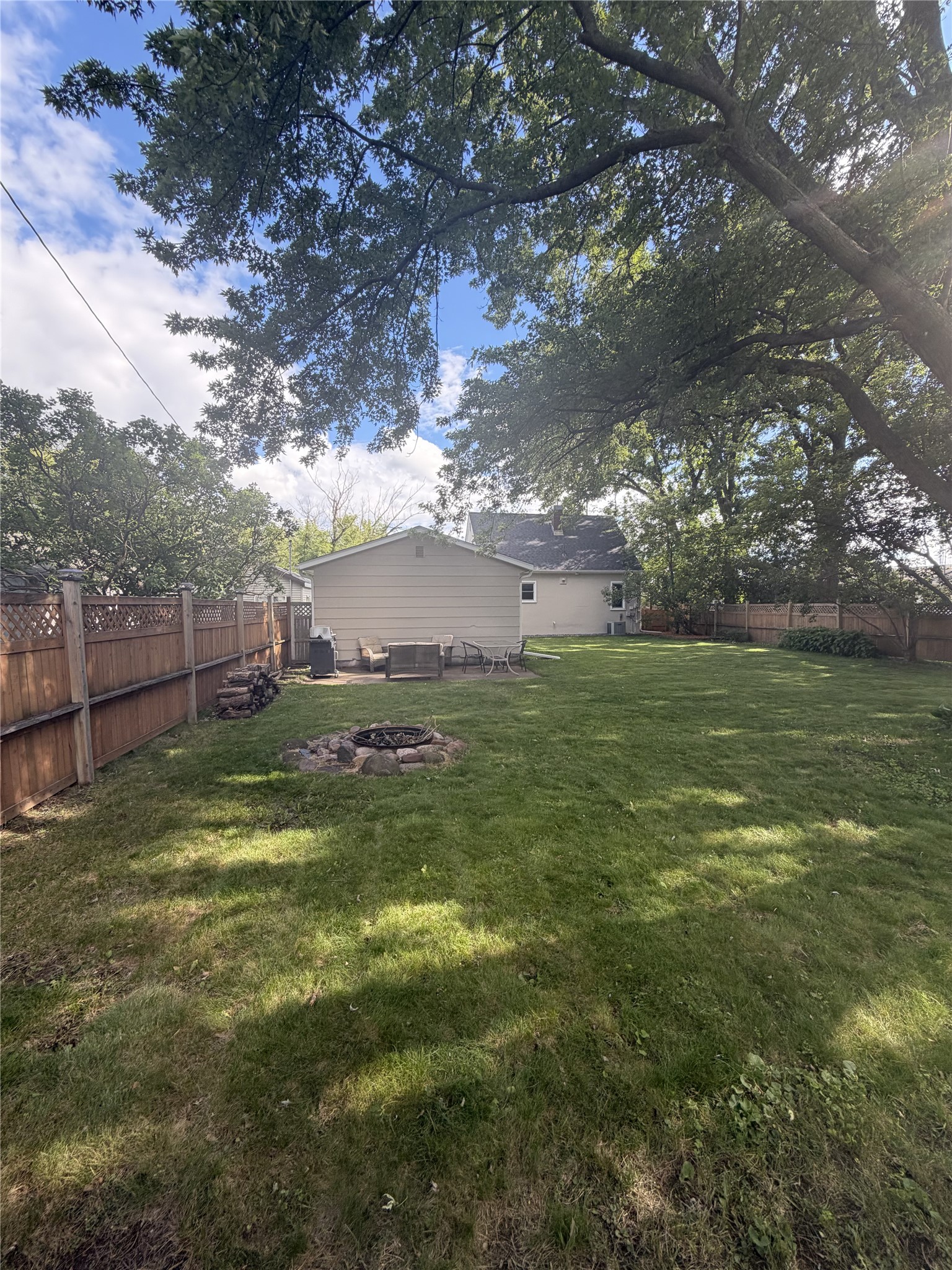 11 E Coleman Street Property Photo 6