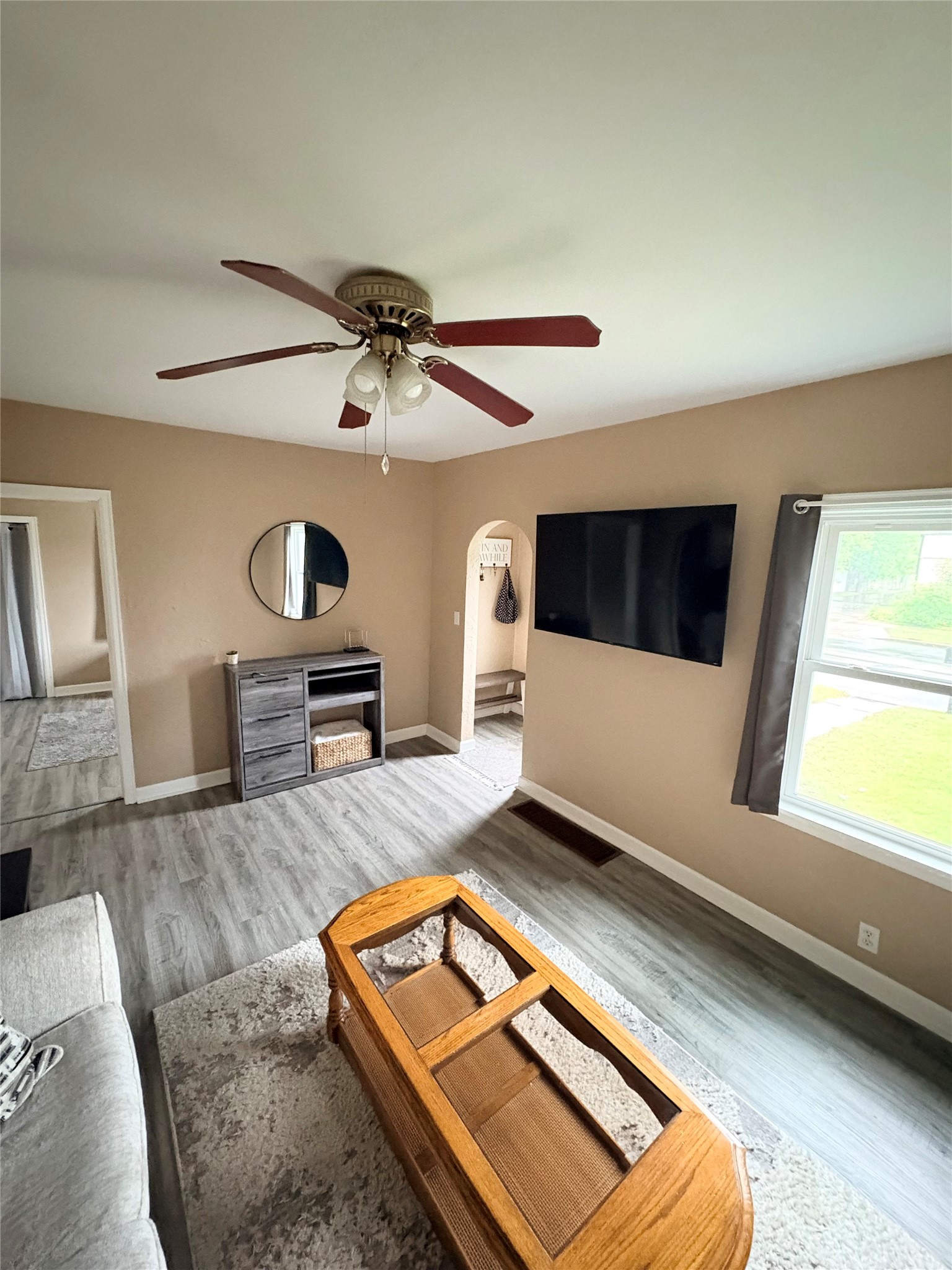 11 E Coleman Street Property Photo 9