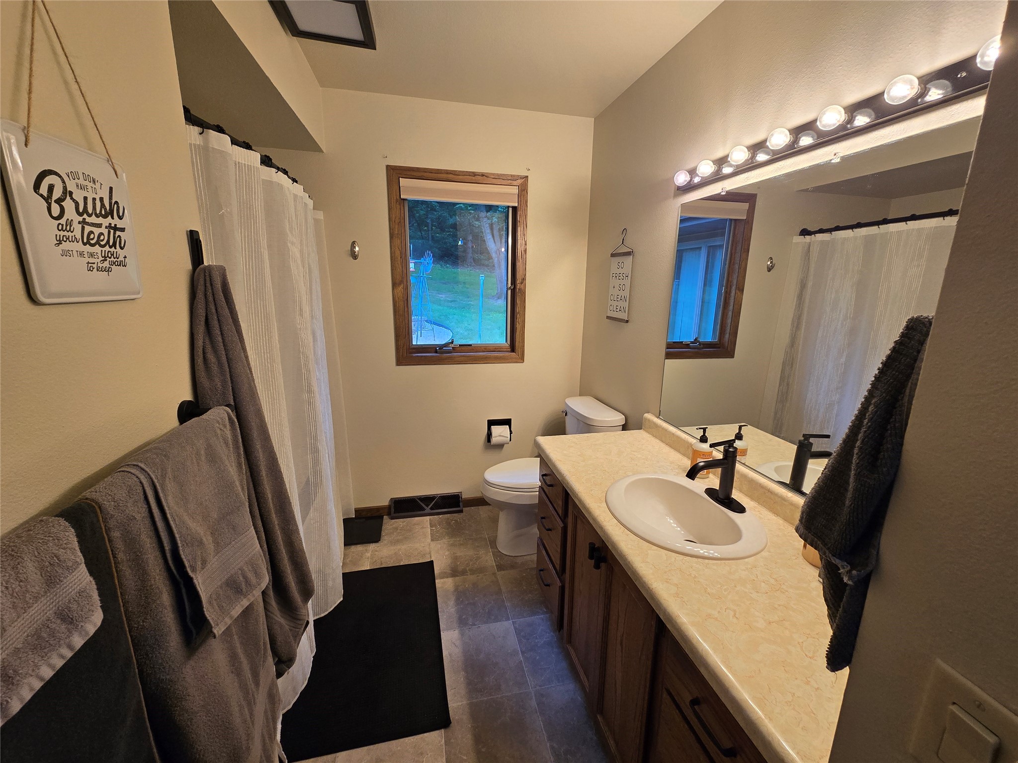 471 Komro Court Property Photo 14