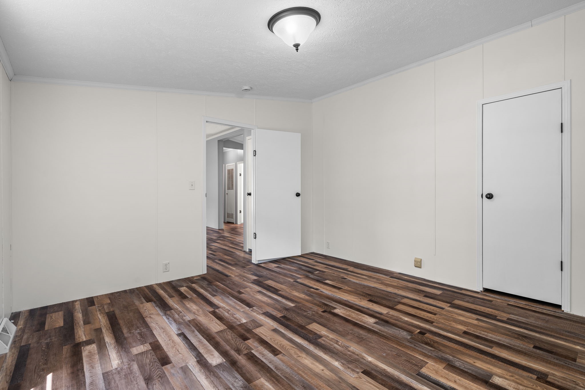 846 25 1/2 Avenue Property Photo 16