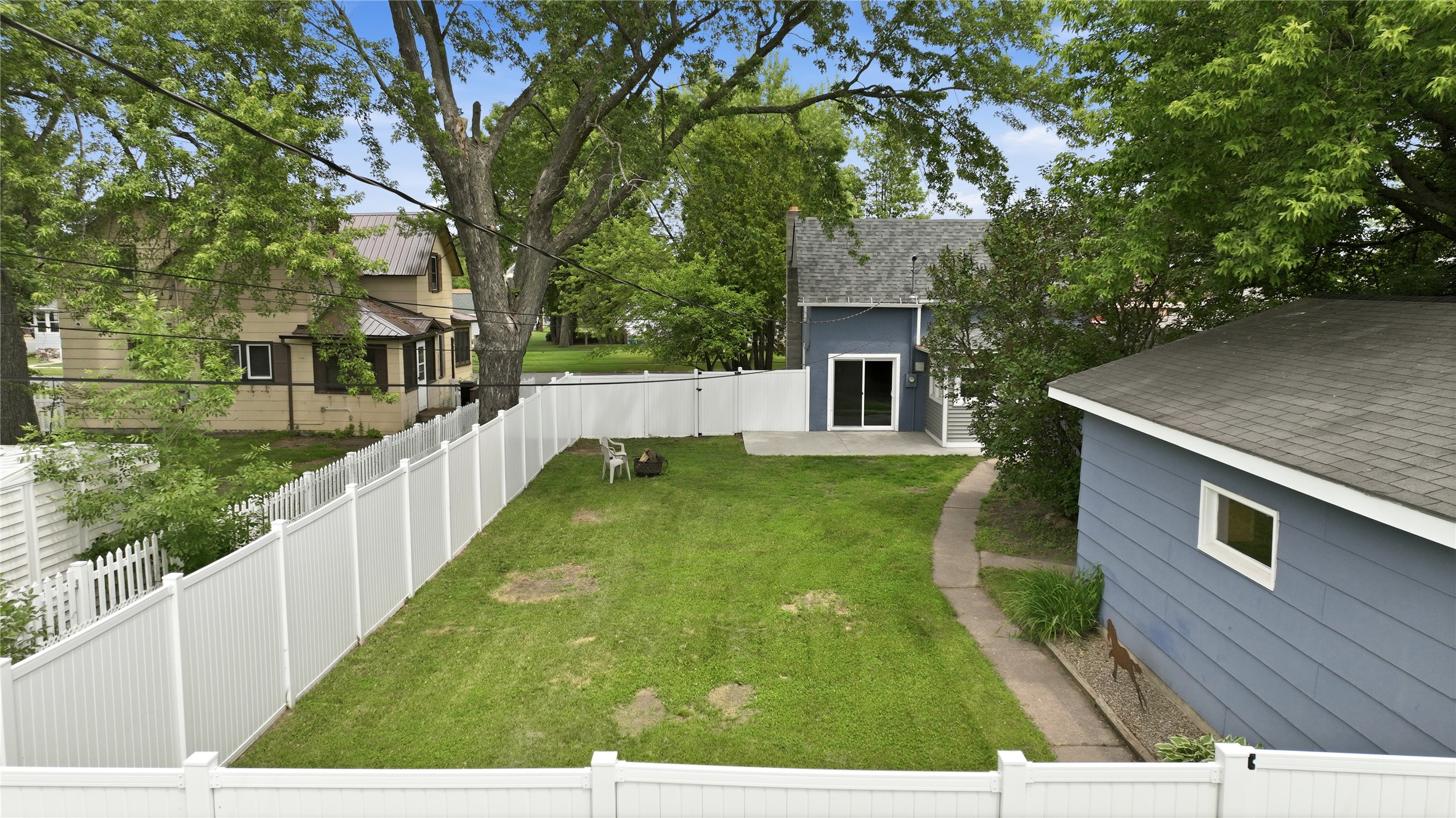 209 Vine Street Property Photo 4