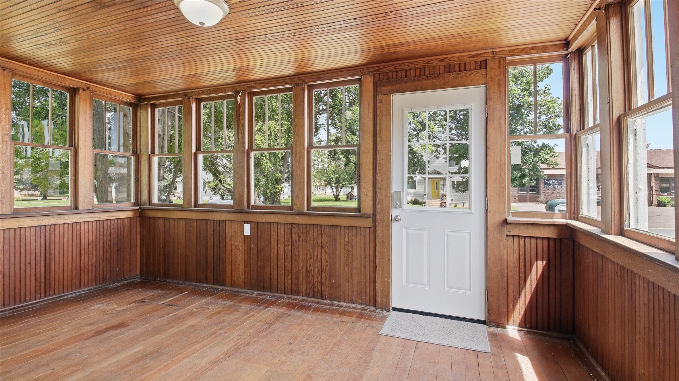 209 Vine Street Property Photo 7