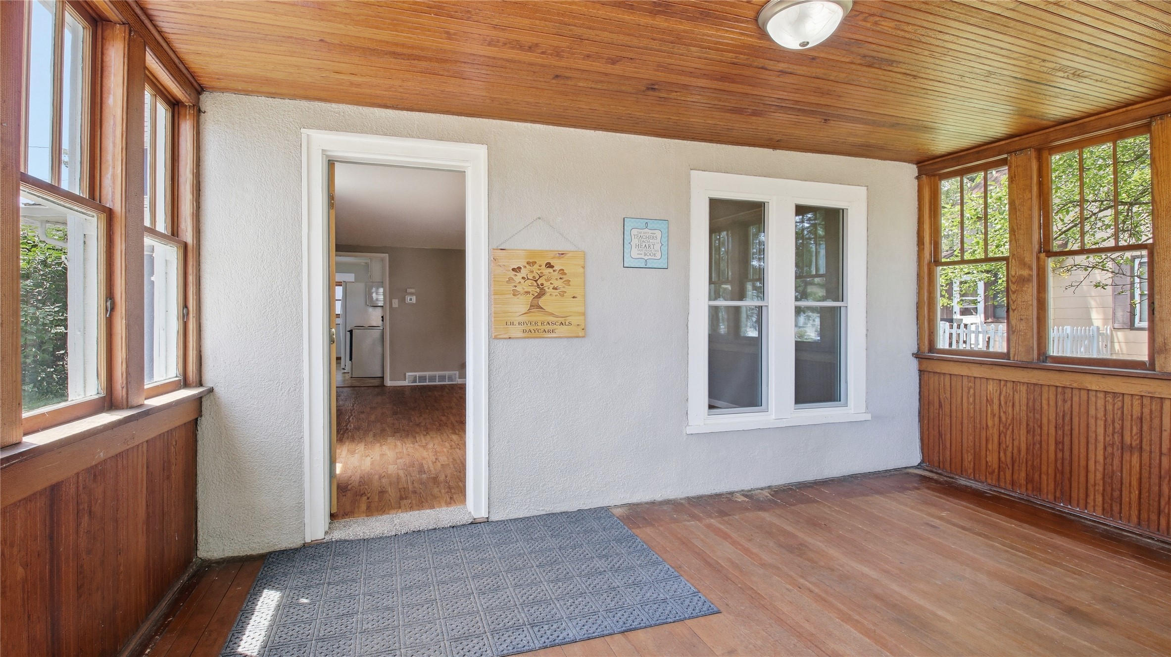209 Vine Street Property Photo 8