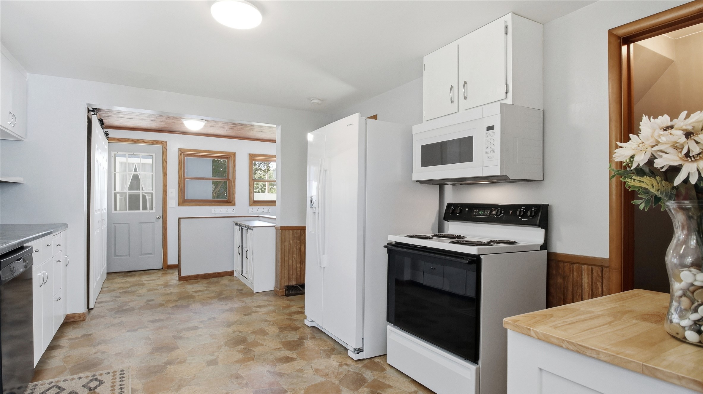 209 Vine Street Property Photo 13