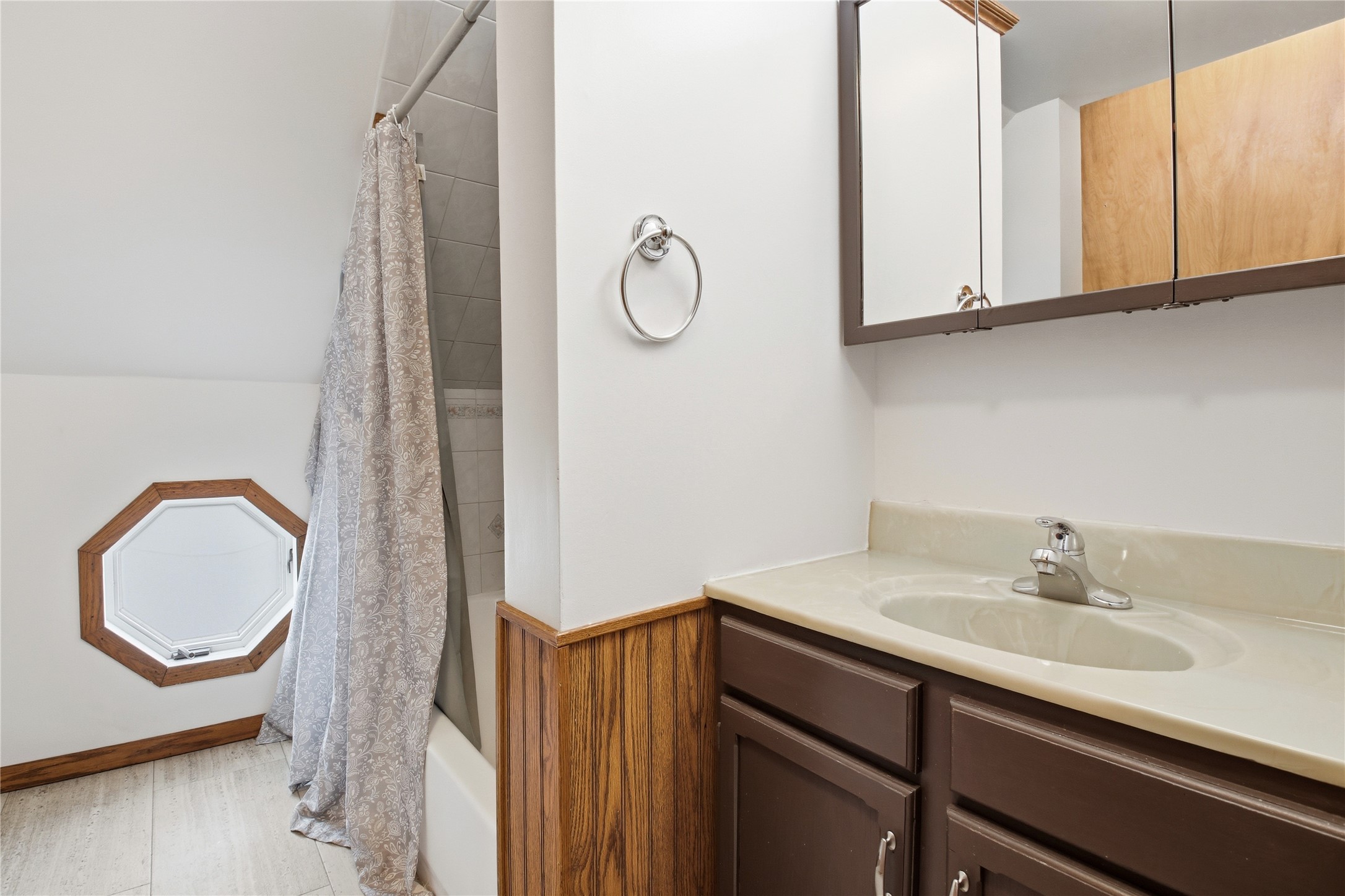 209 Vine Street Property Photo 23