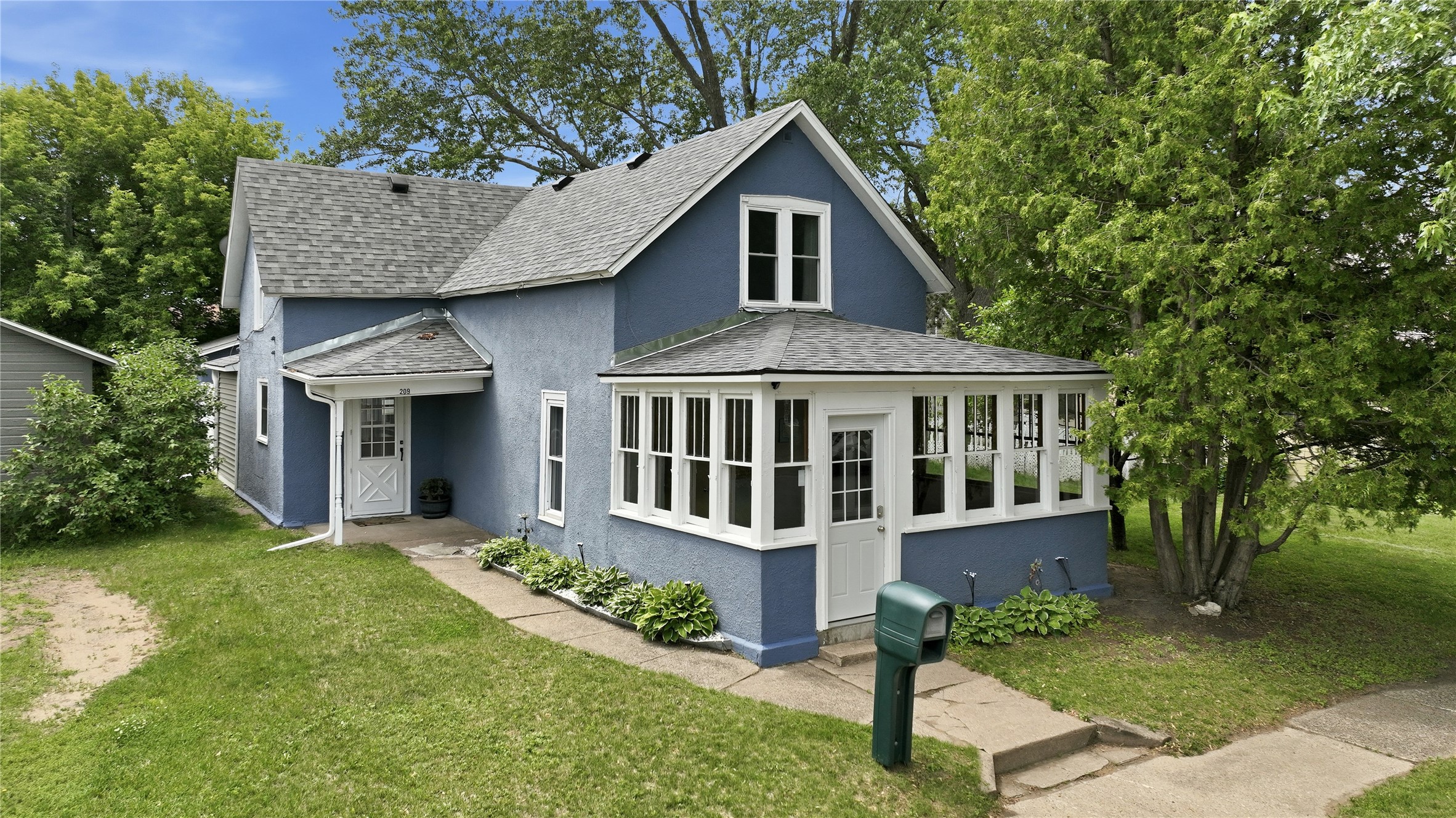 209 Vine Street Property Photo 38