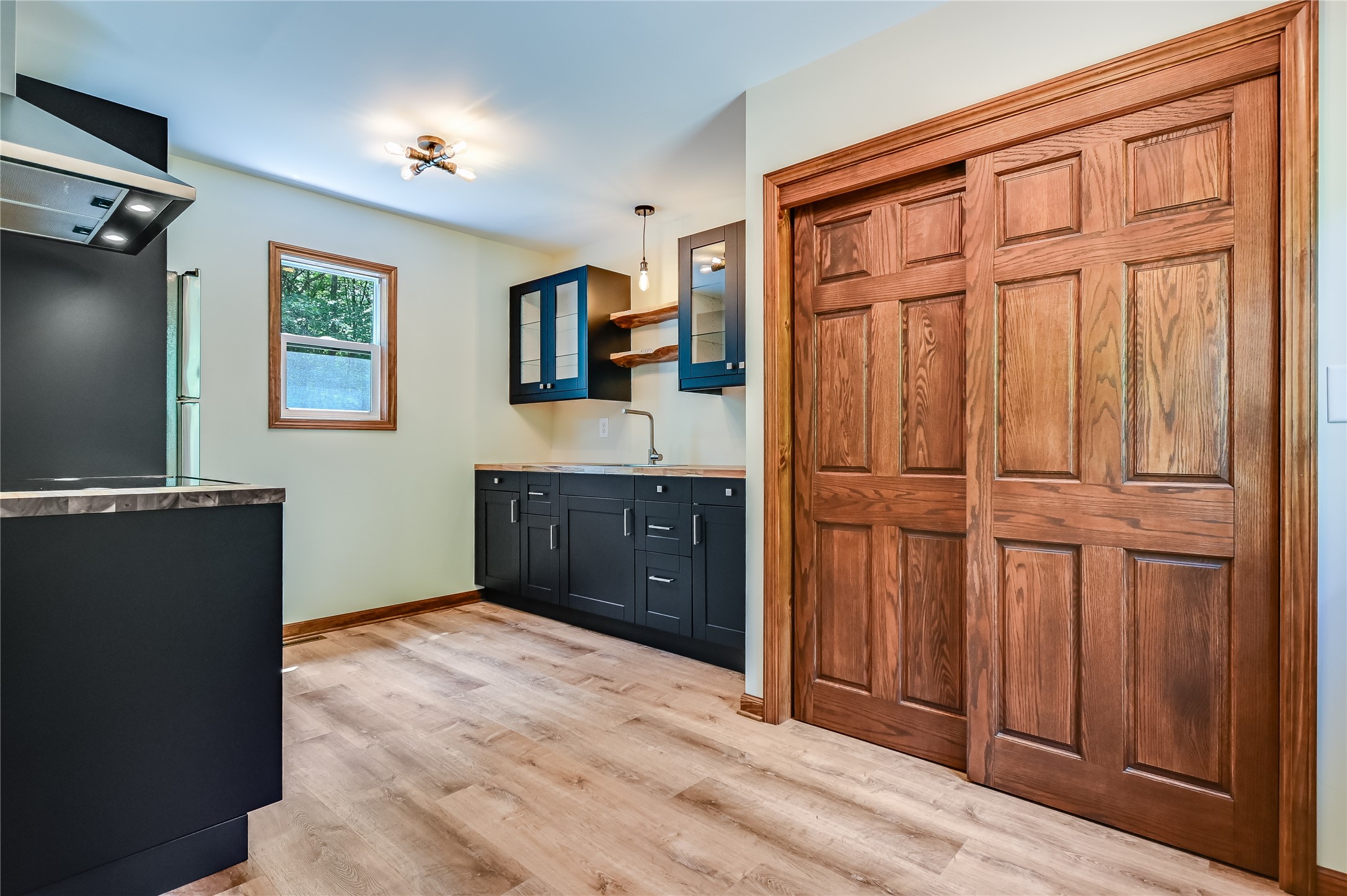 55290 Valley Drive Property Photo 6